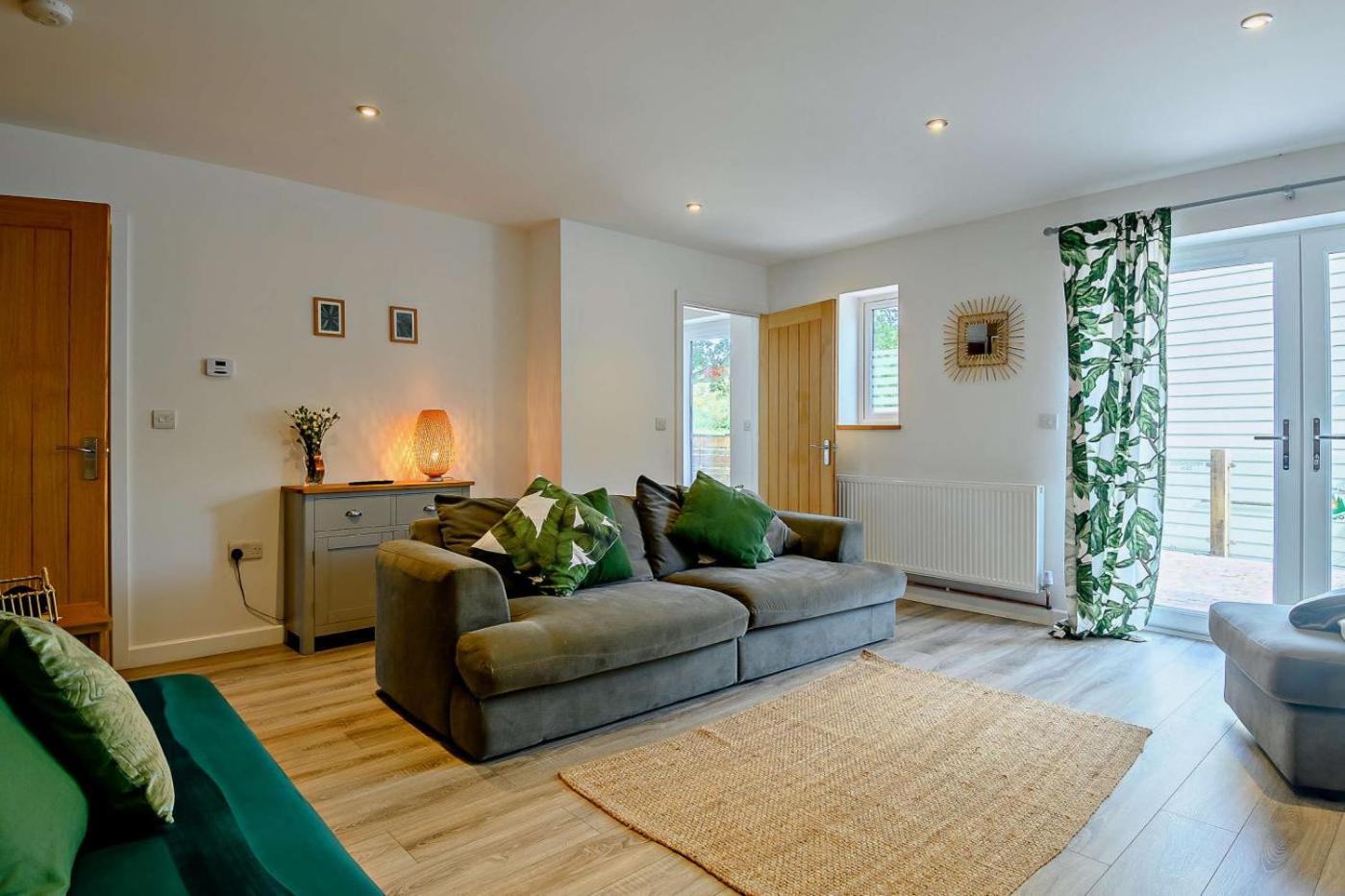 Two-Bedroom House photo 2