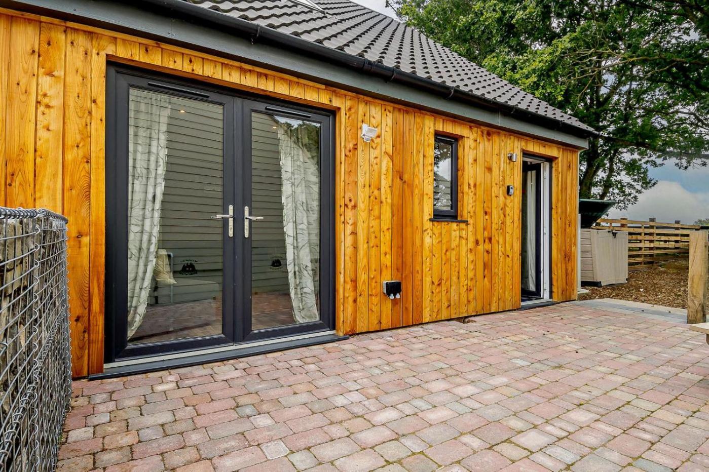 Two-Bedroom House photo 2