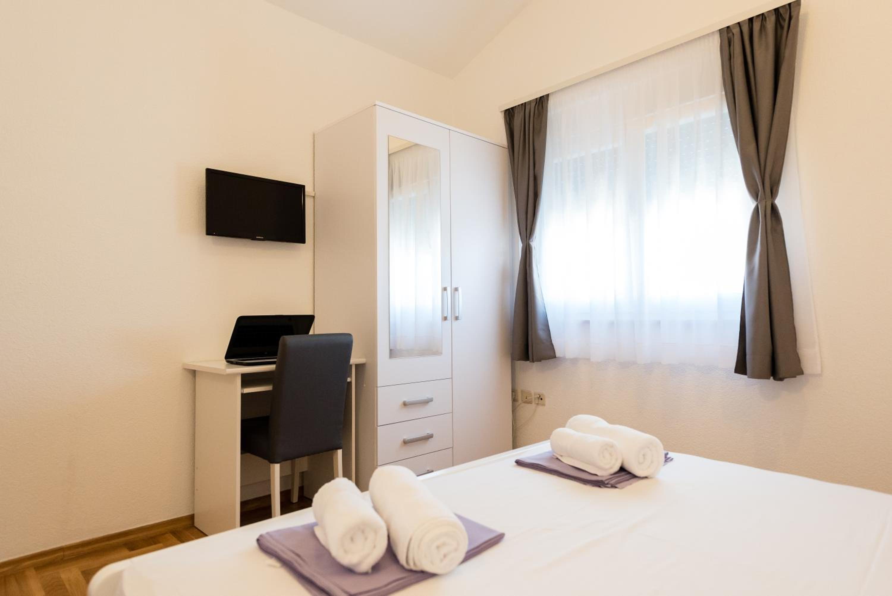 Comfort One-Bedroom Apartment with Terrace