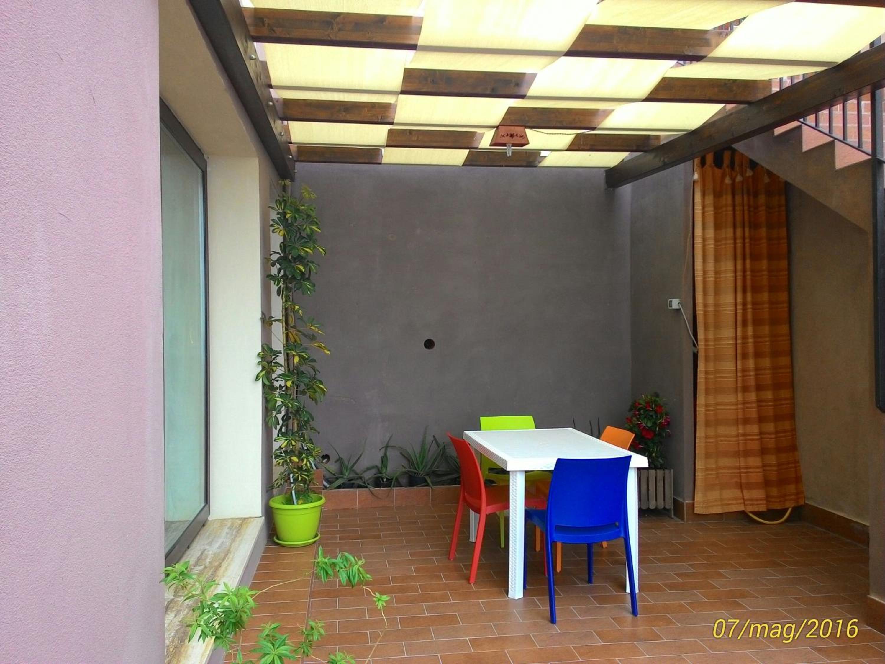 Two-Bedroom House - Photo 3