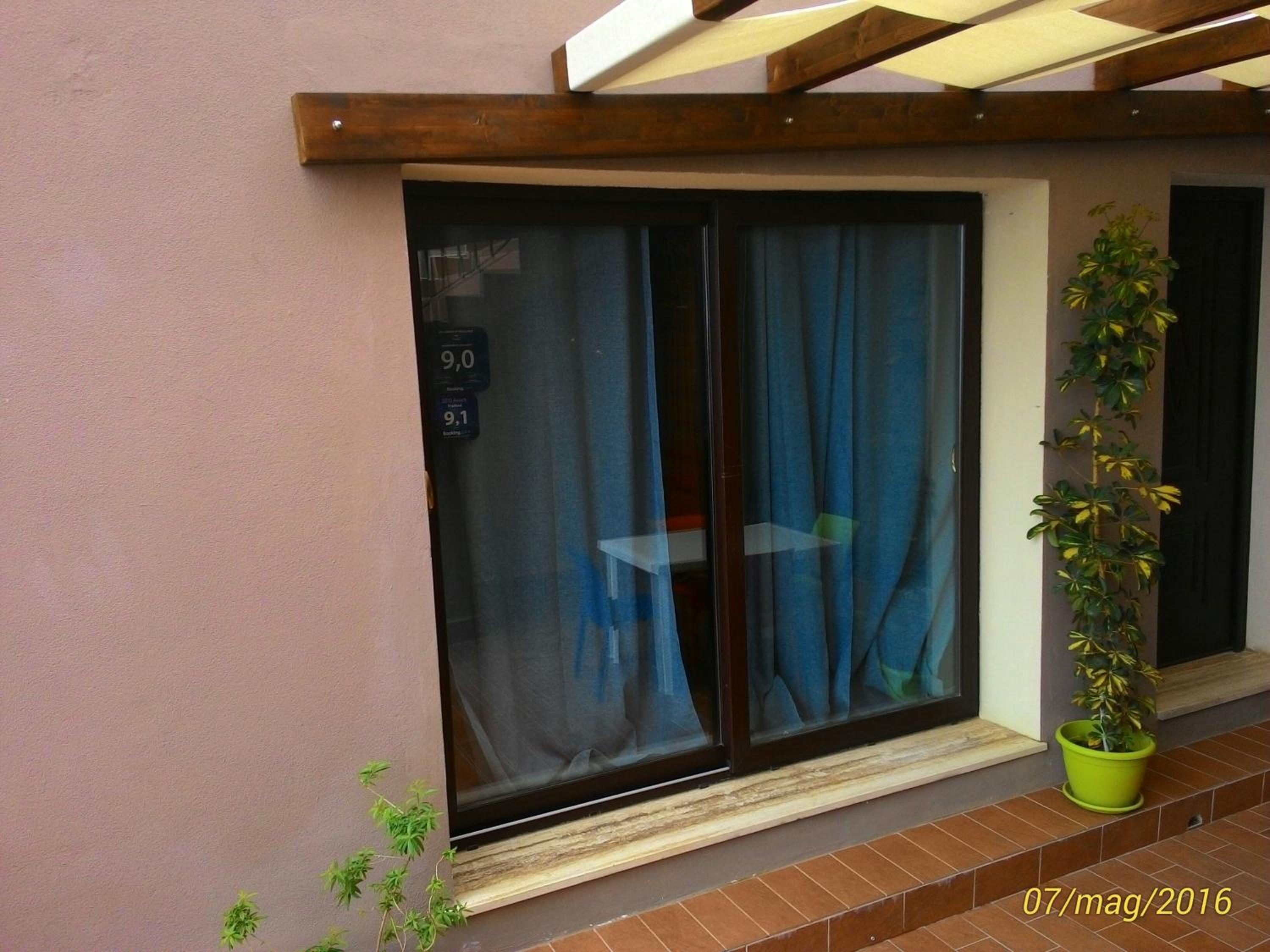 Two-Bedroom House - Photo 19