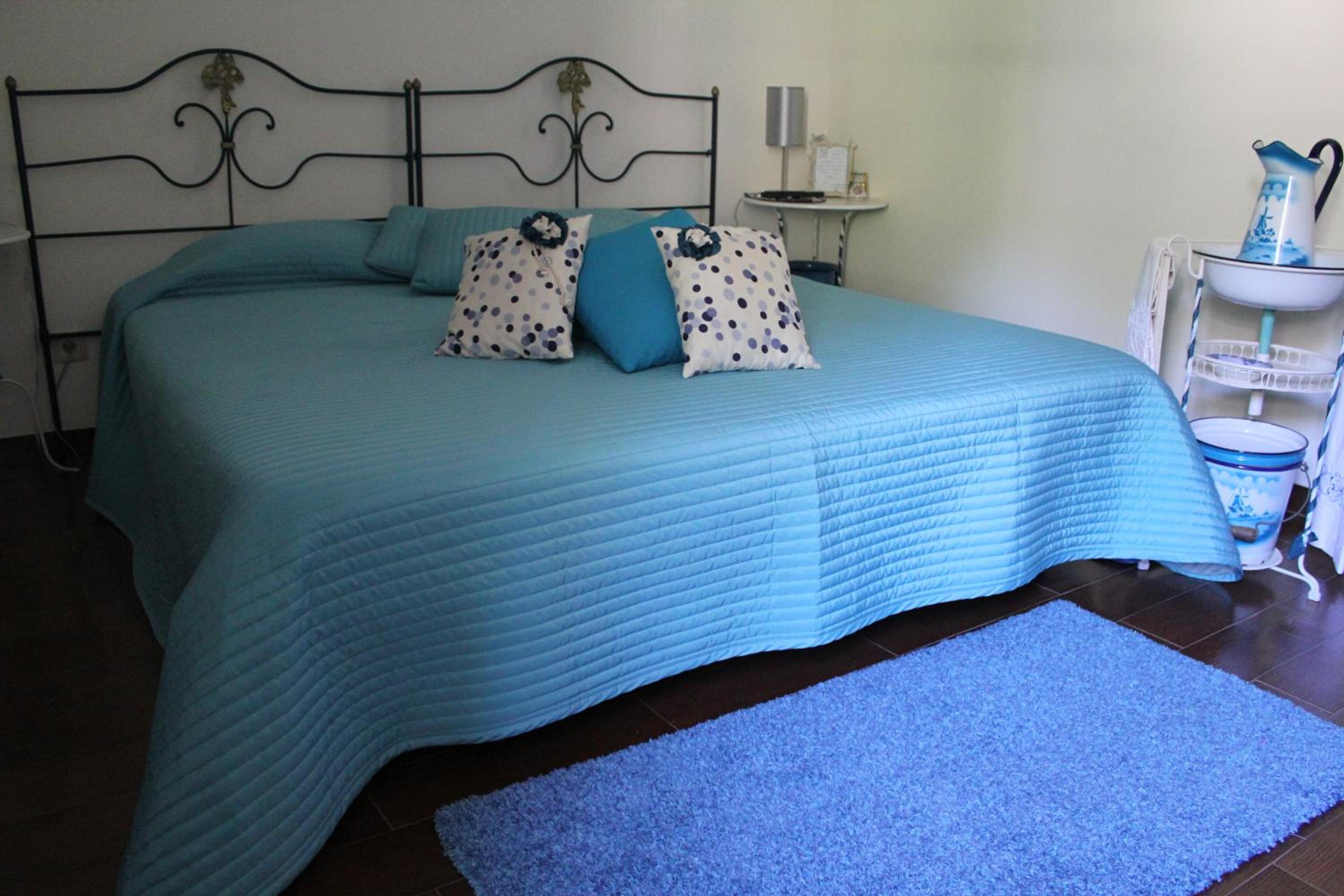 Queen Suite with Pool View