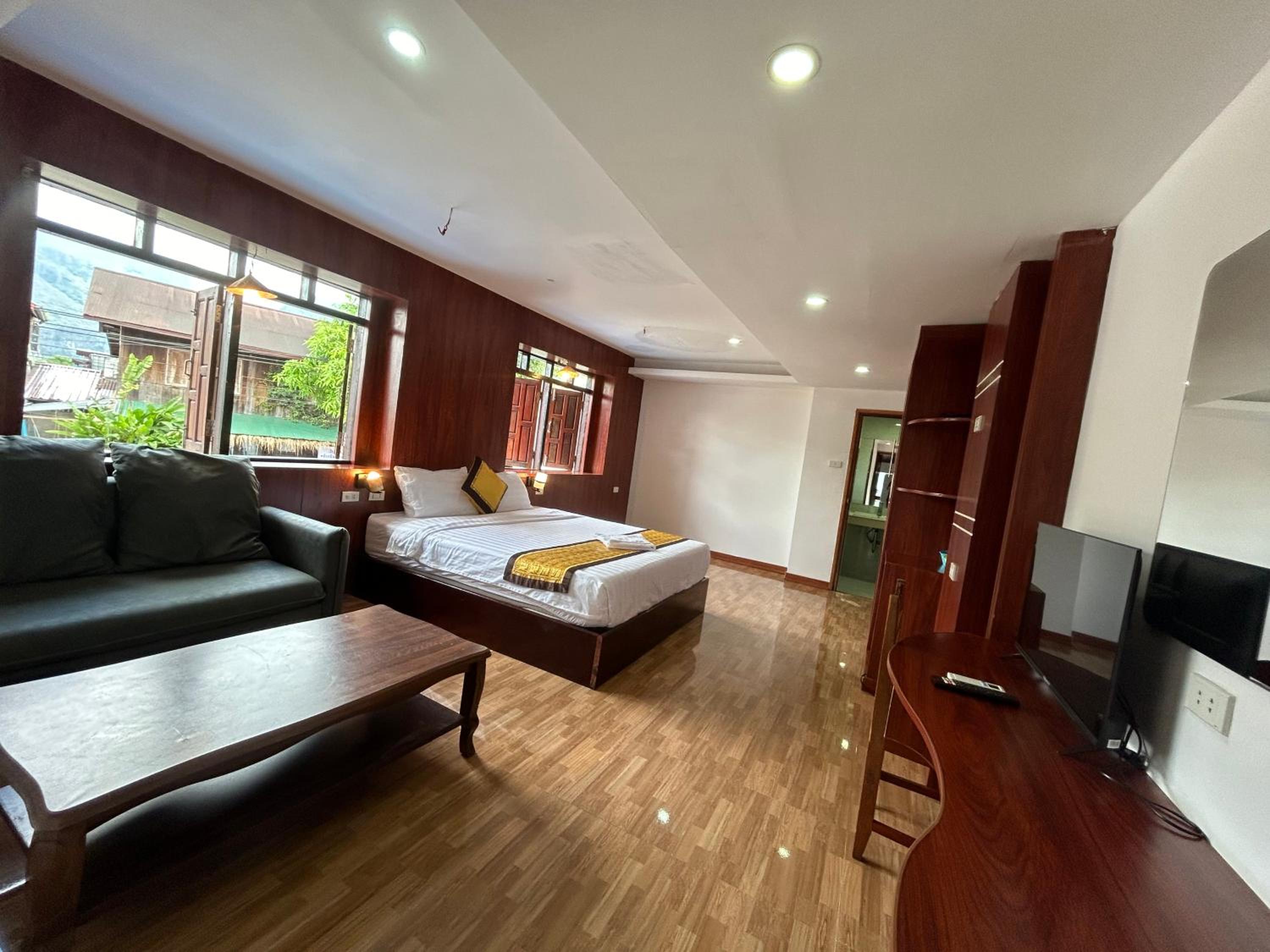 Deluxe Double or Twin Room