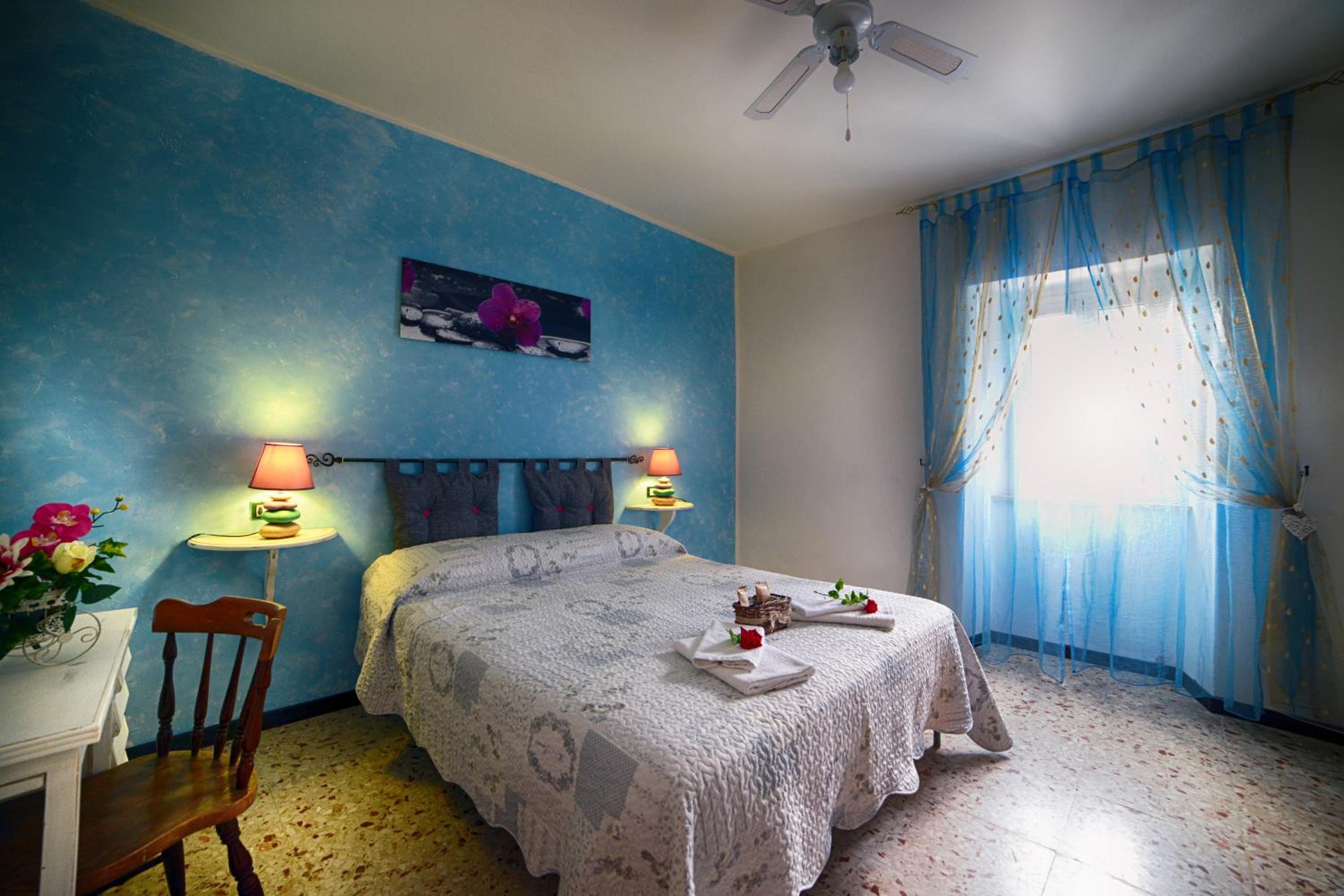 Double Room with Private Bathroom photo 3
