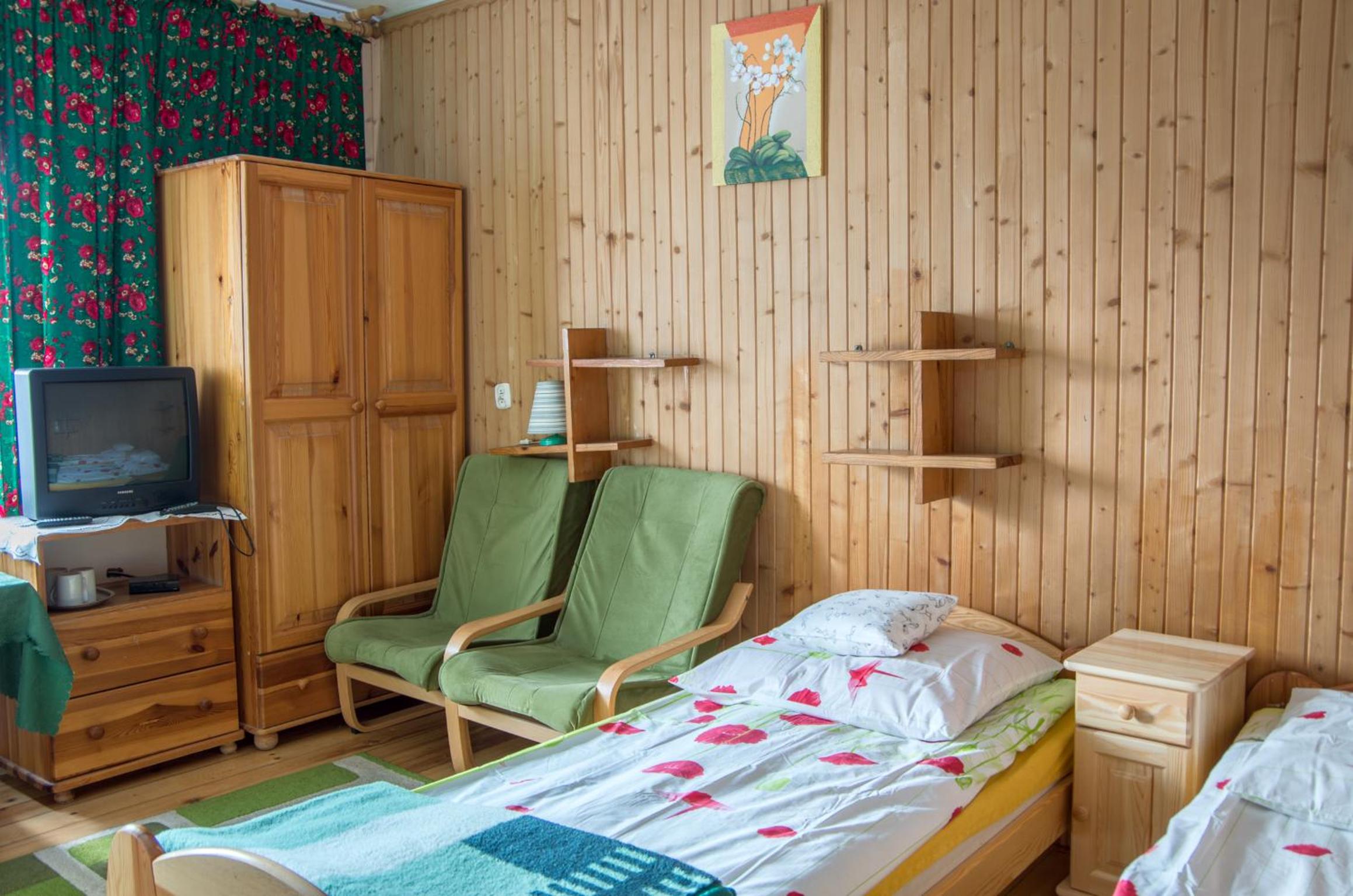 Quadruple Room with Private Bathroom photo 1