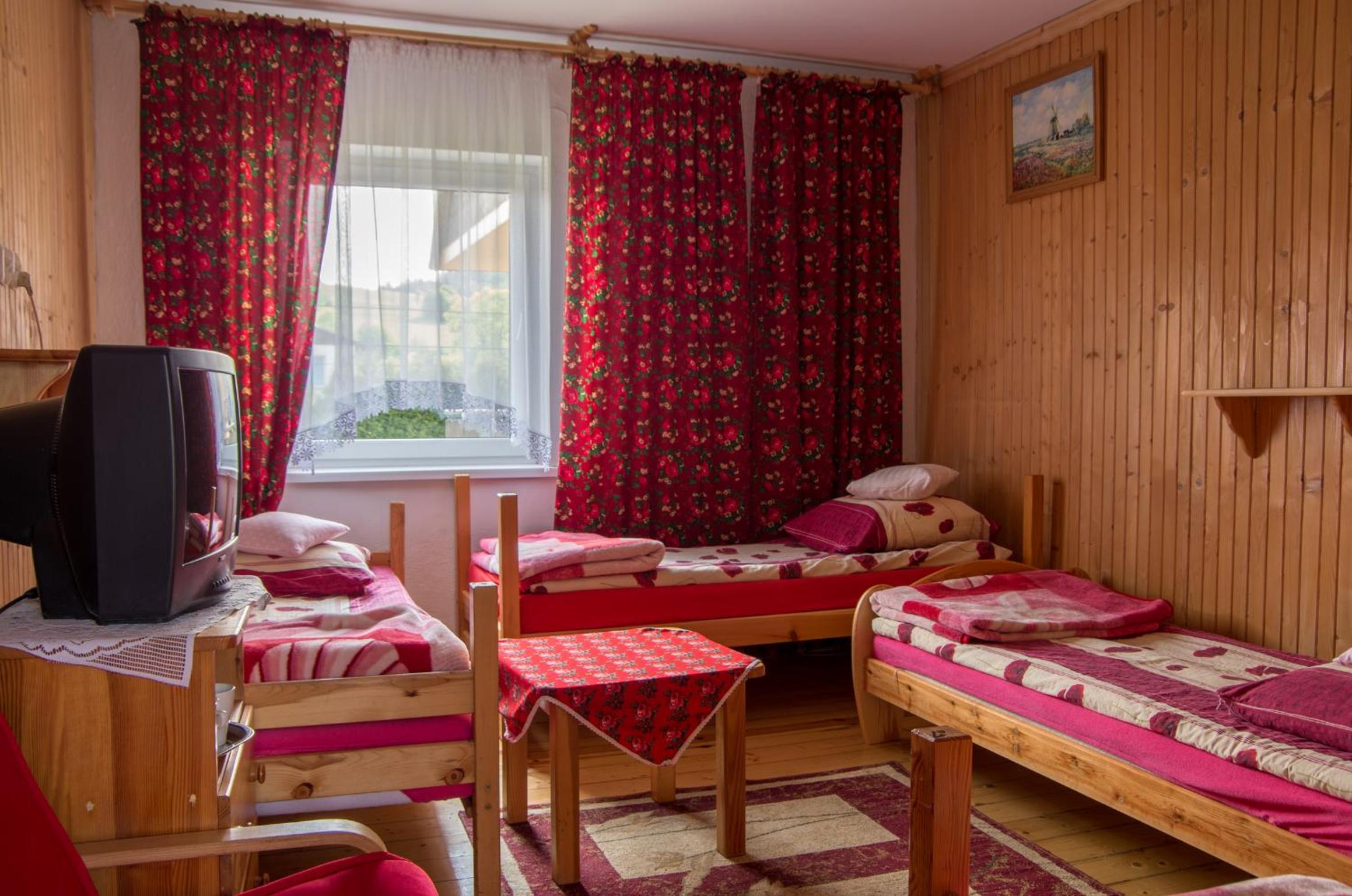 Quadruple Room with Private Bathroom photo 3