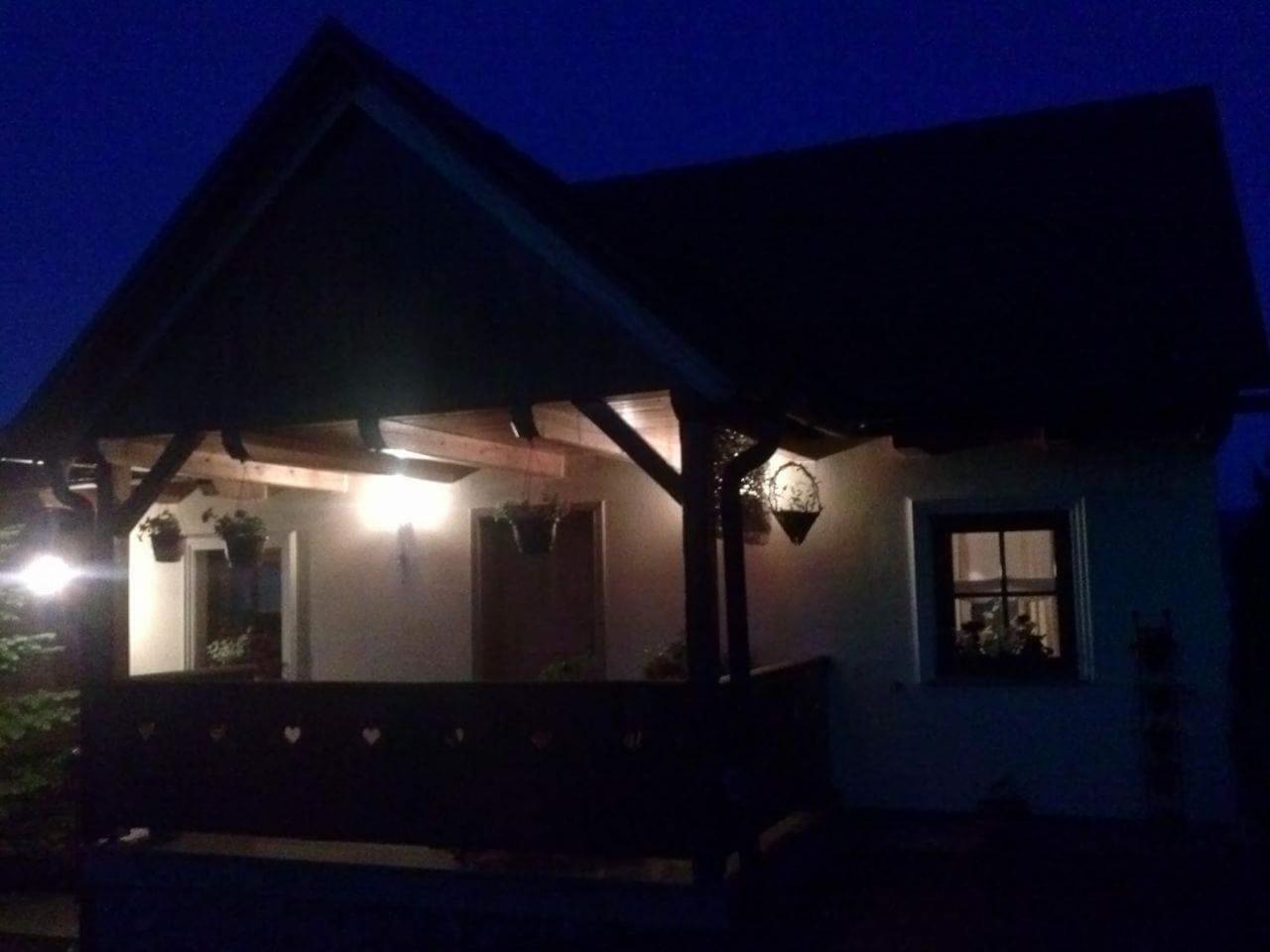 Two-Bedroom House - Photo 18