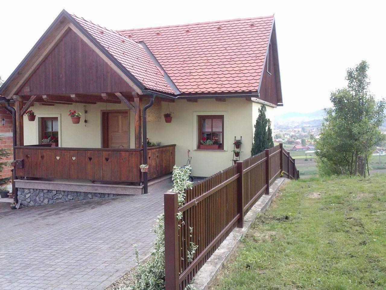 Two-Bedroom House - Photo 5