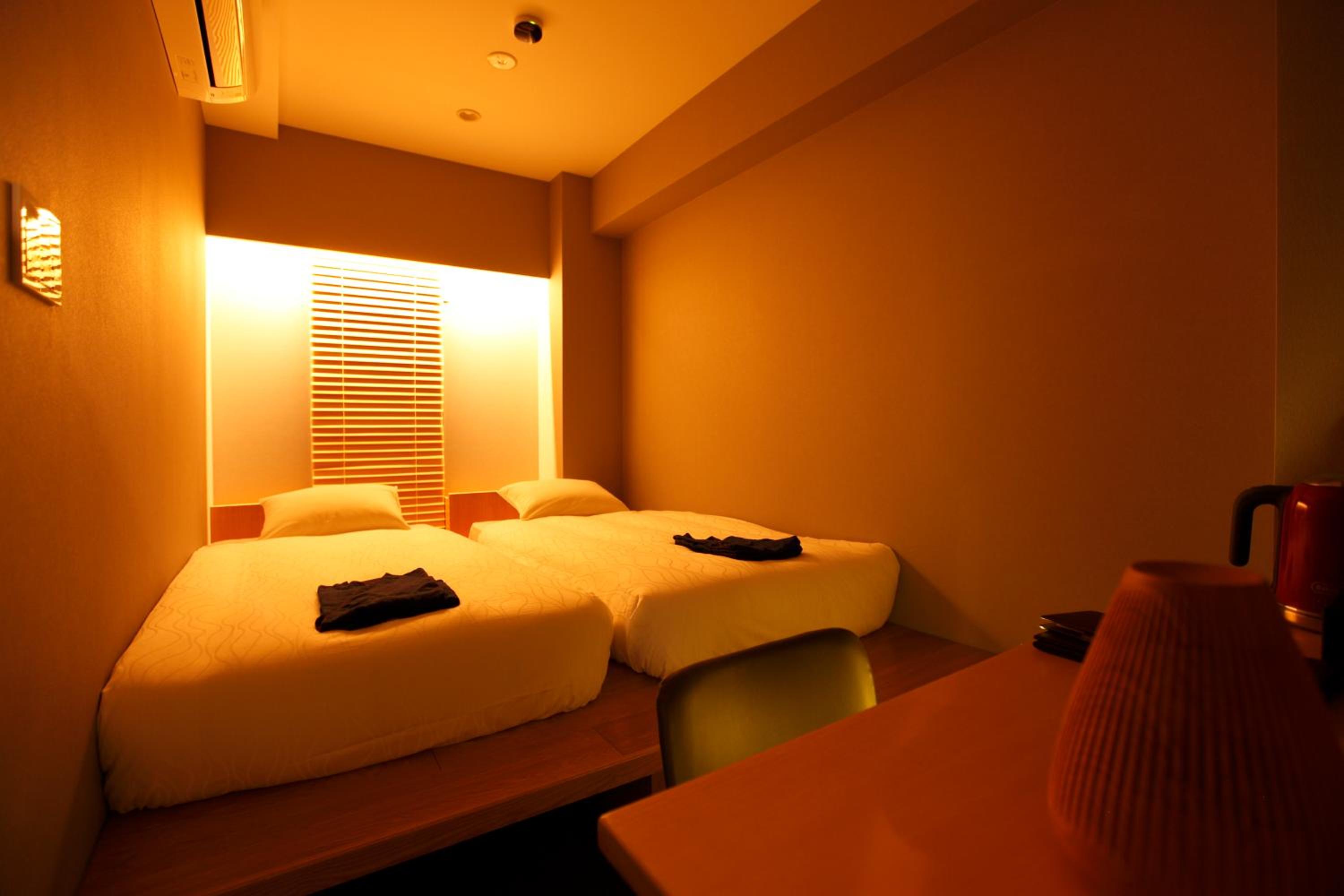 Twin Room - Non-Smoking photo 1