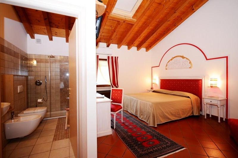 Triple Room - Photo 15