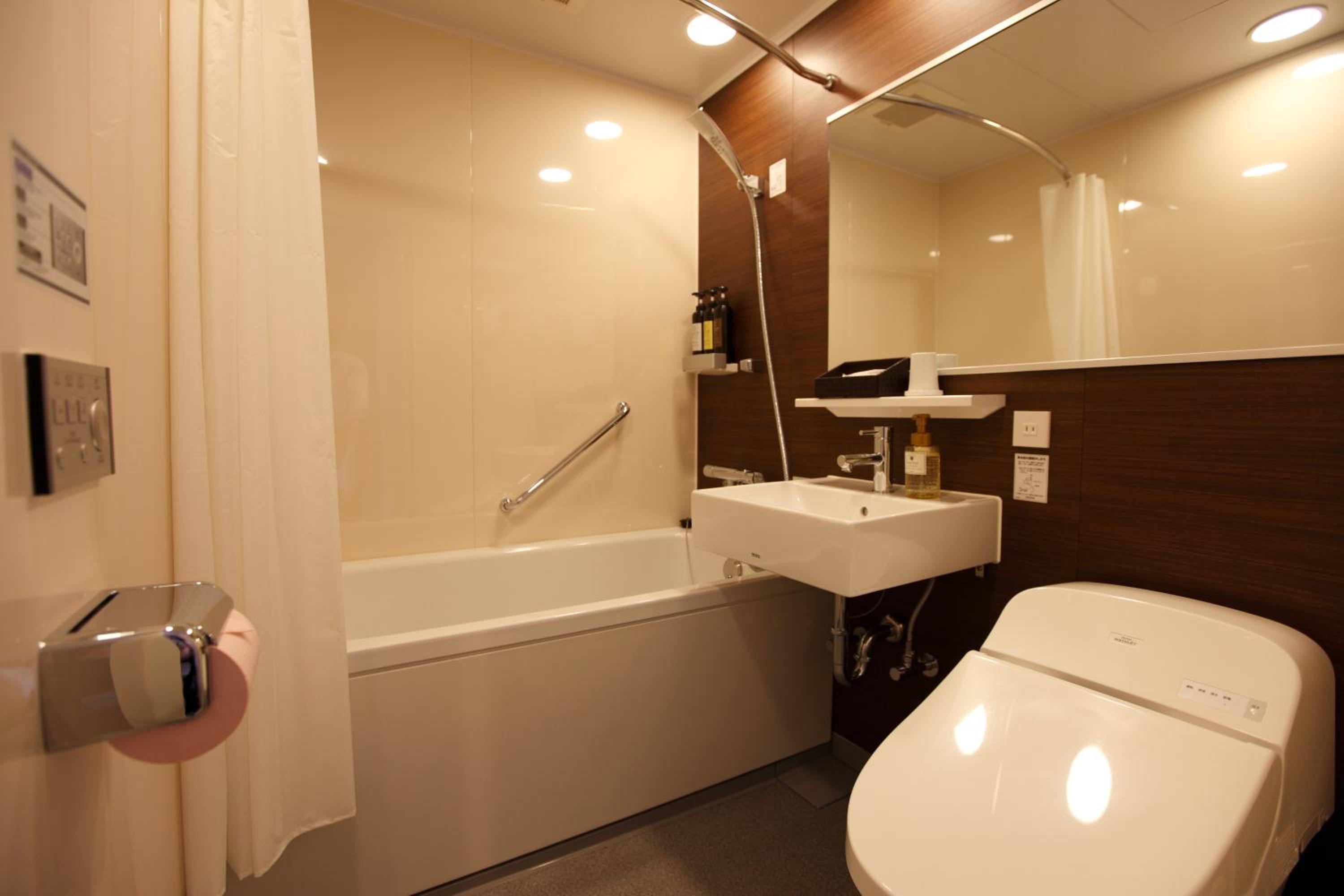Single Room - Non-Smoking photo 3