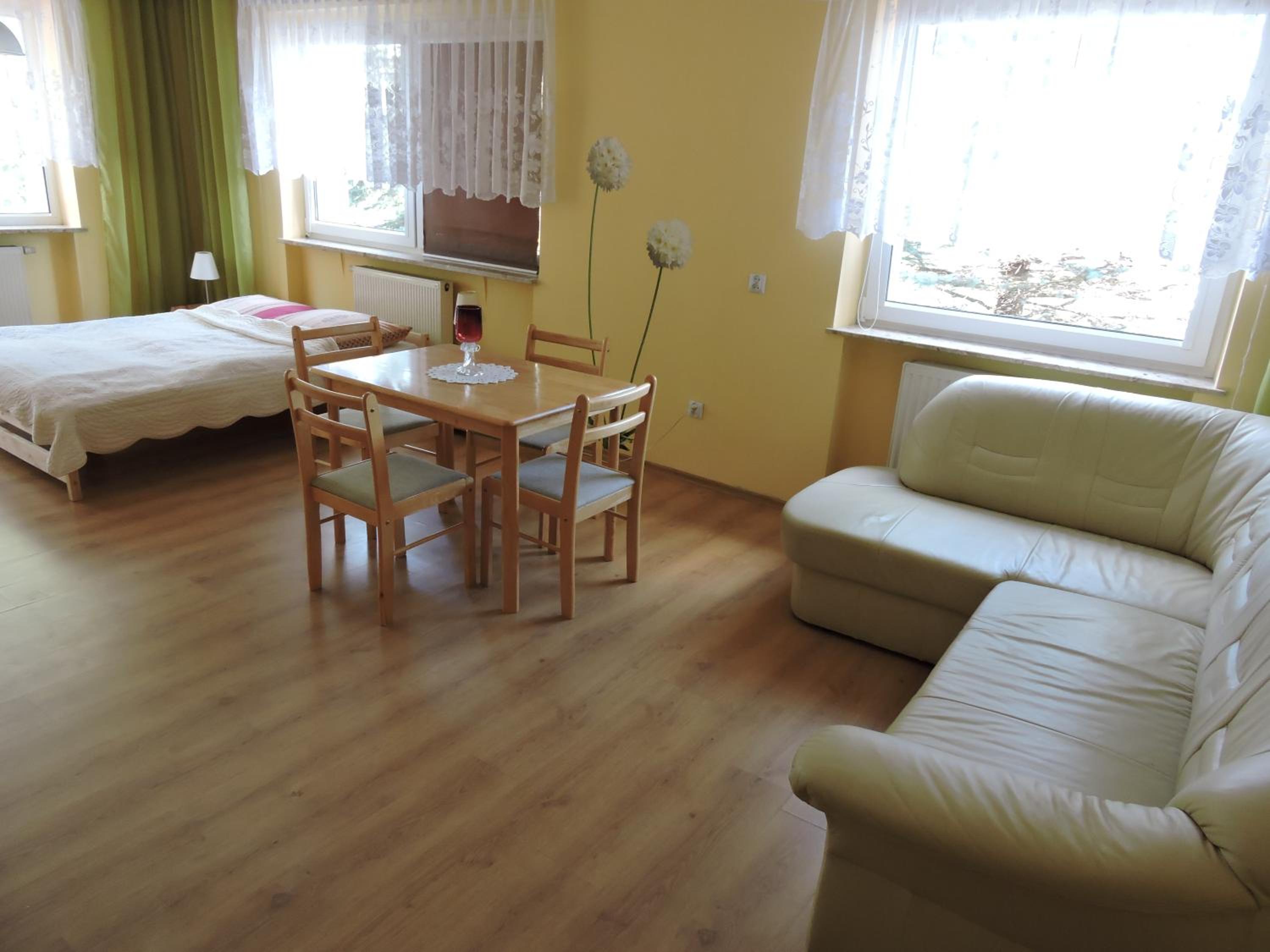 Quadruple Room with Private Bathroom photo 3