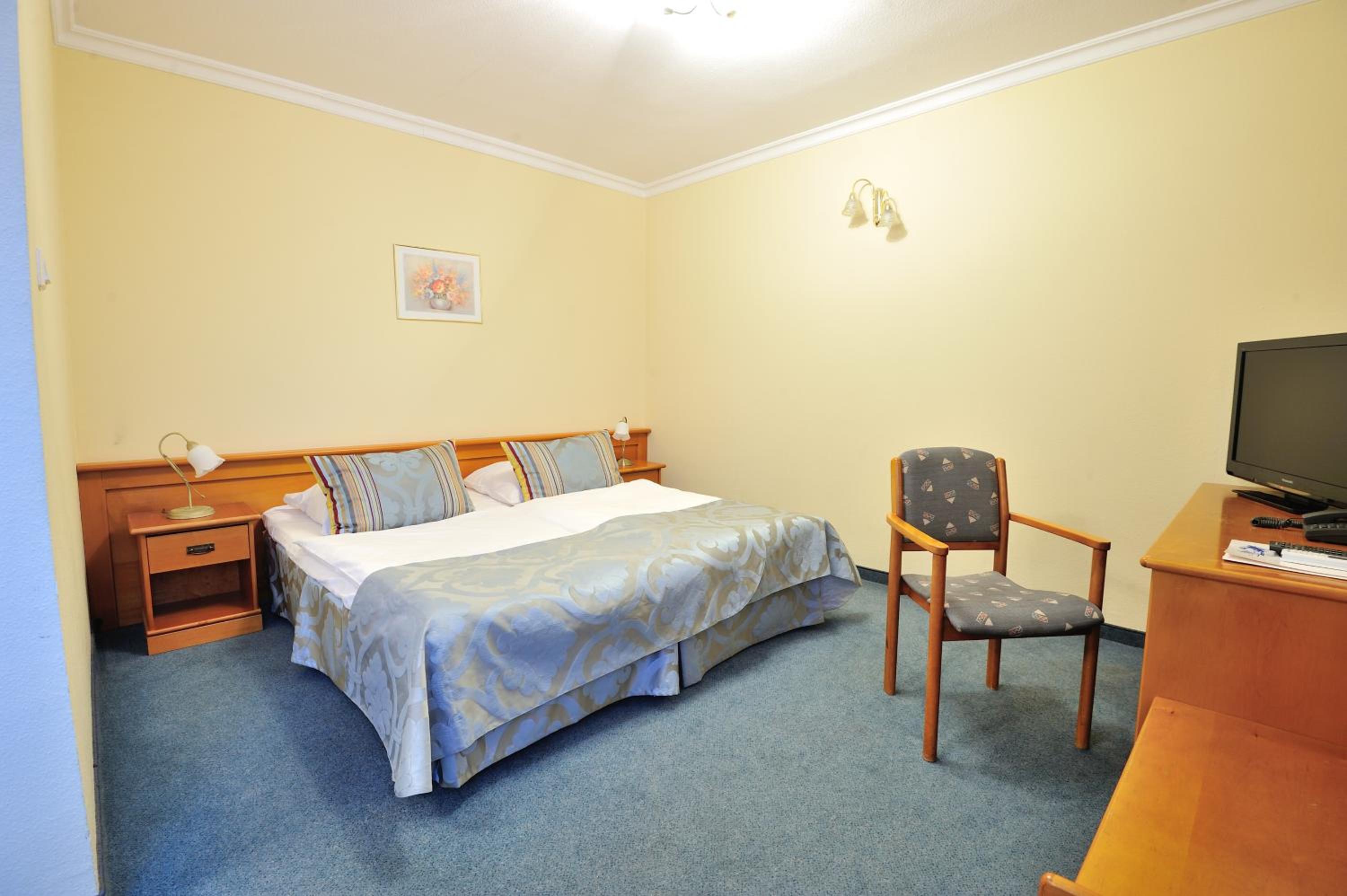 Budget Double or Twin Room photo 3