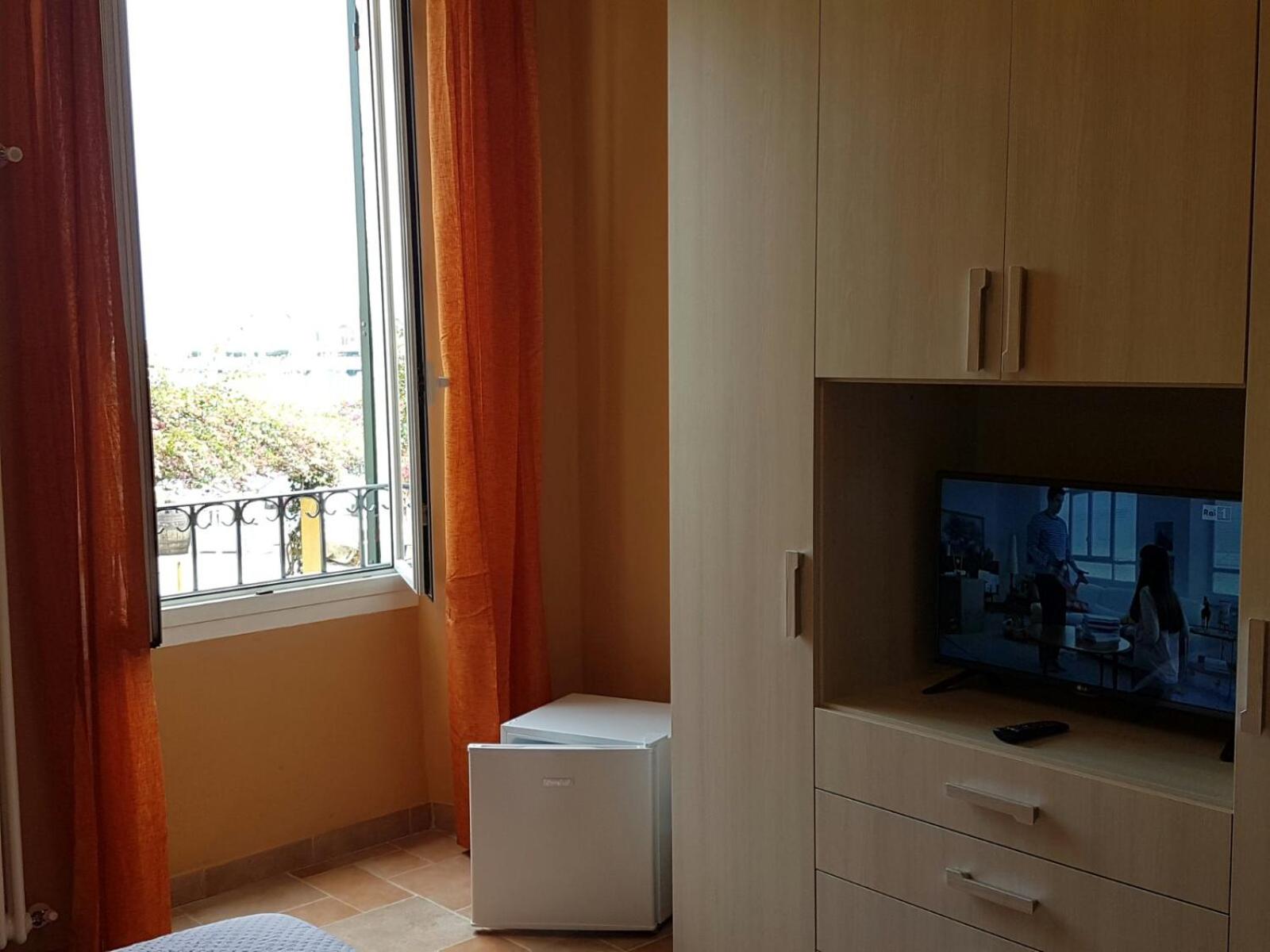 Double Room with Sea View photo 2