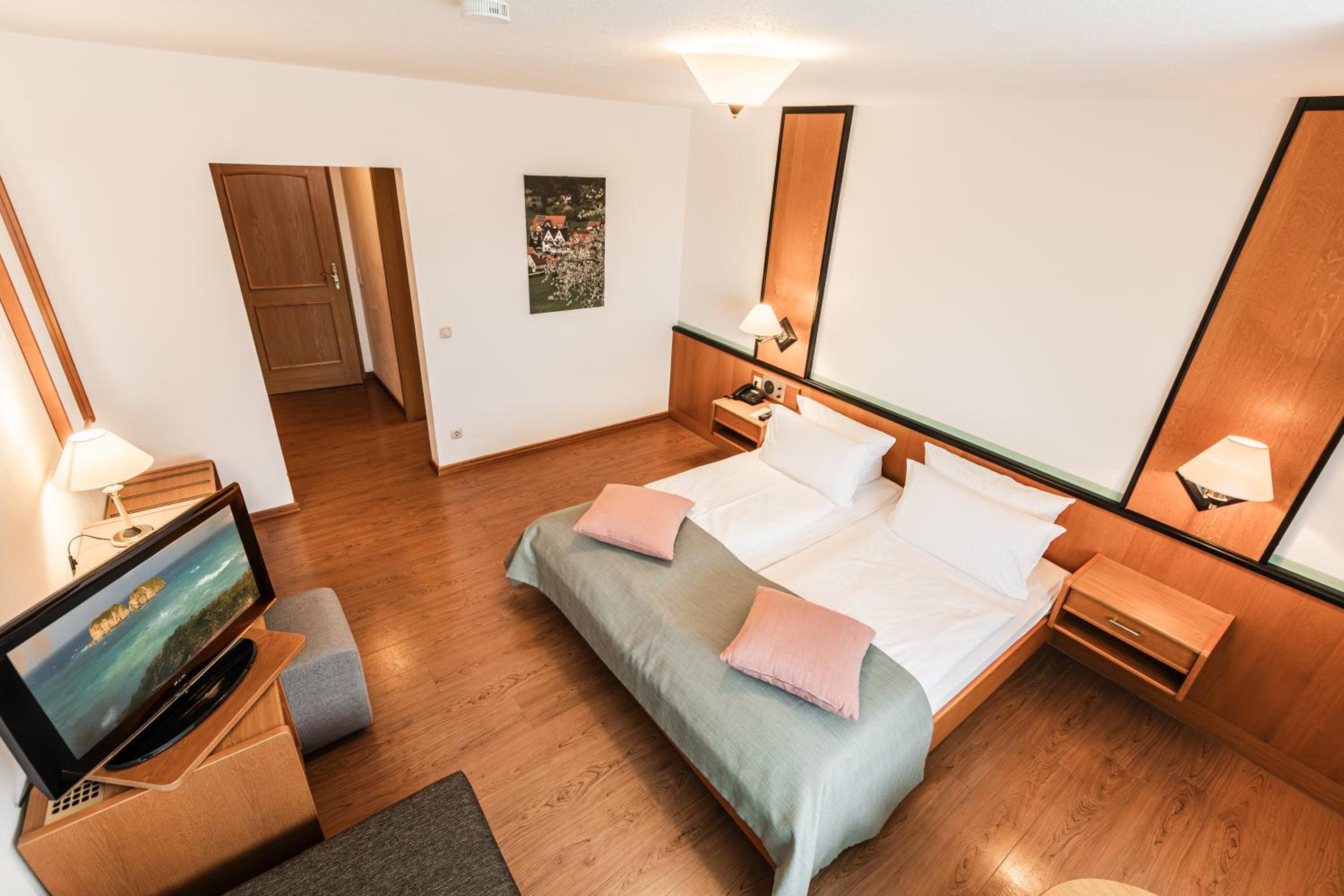 Double Room - Photo 3