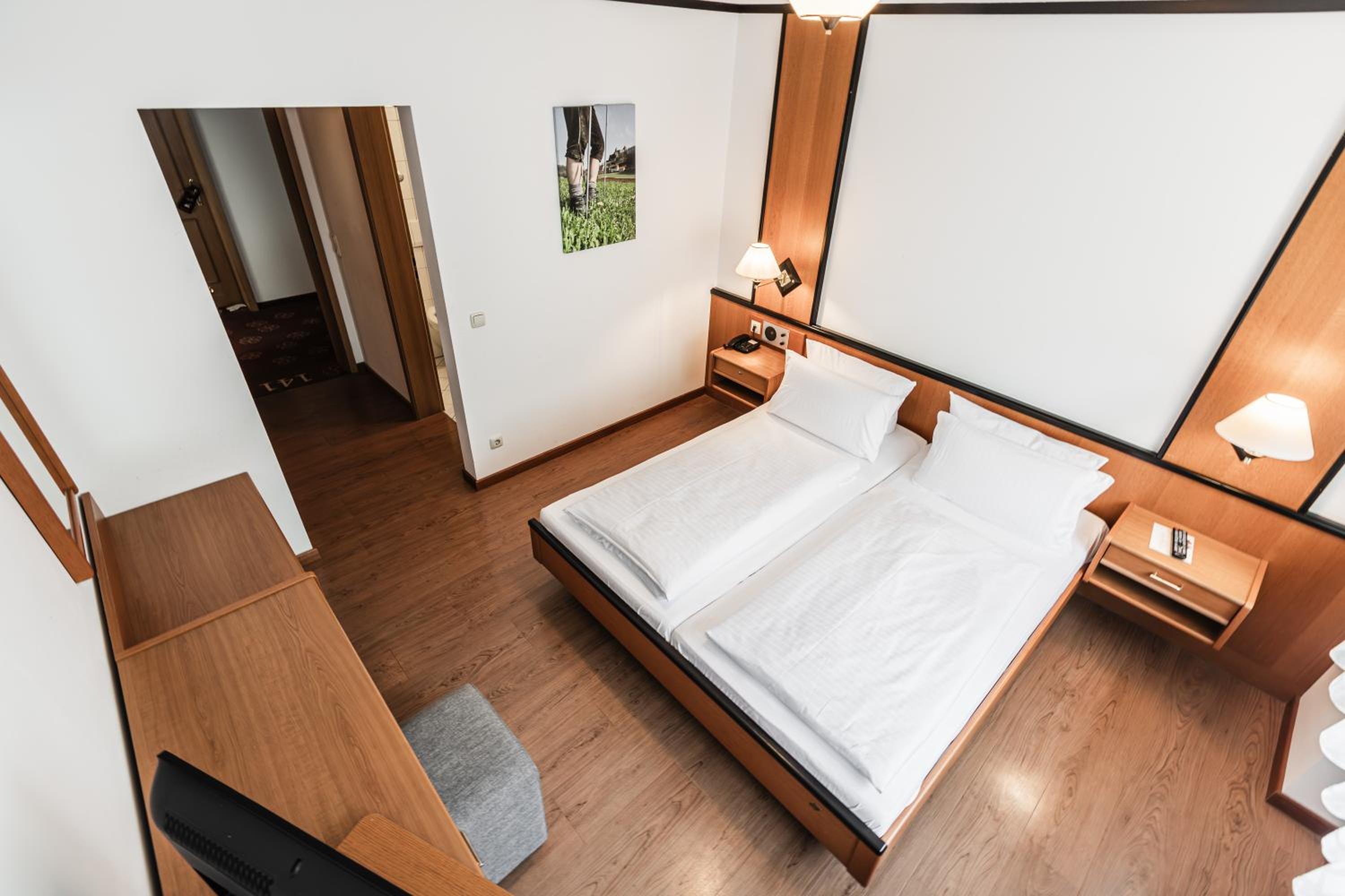 Double Room - Photo 4