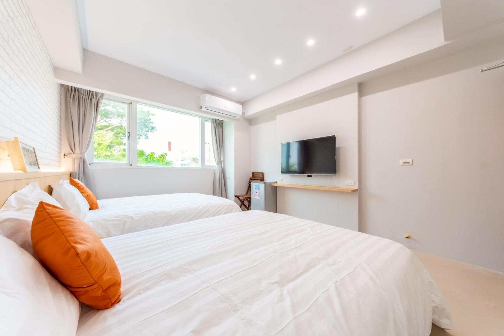Quadruple Room with Private Bathroom
