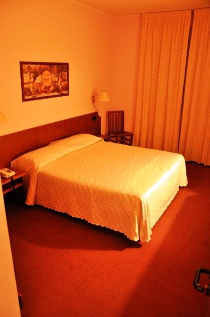 Double or Twin Room - Photo 1