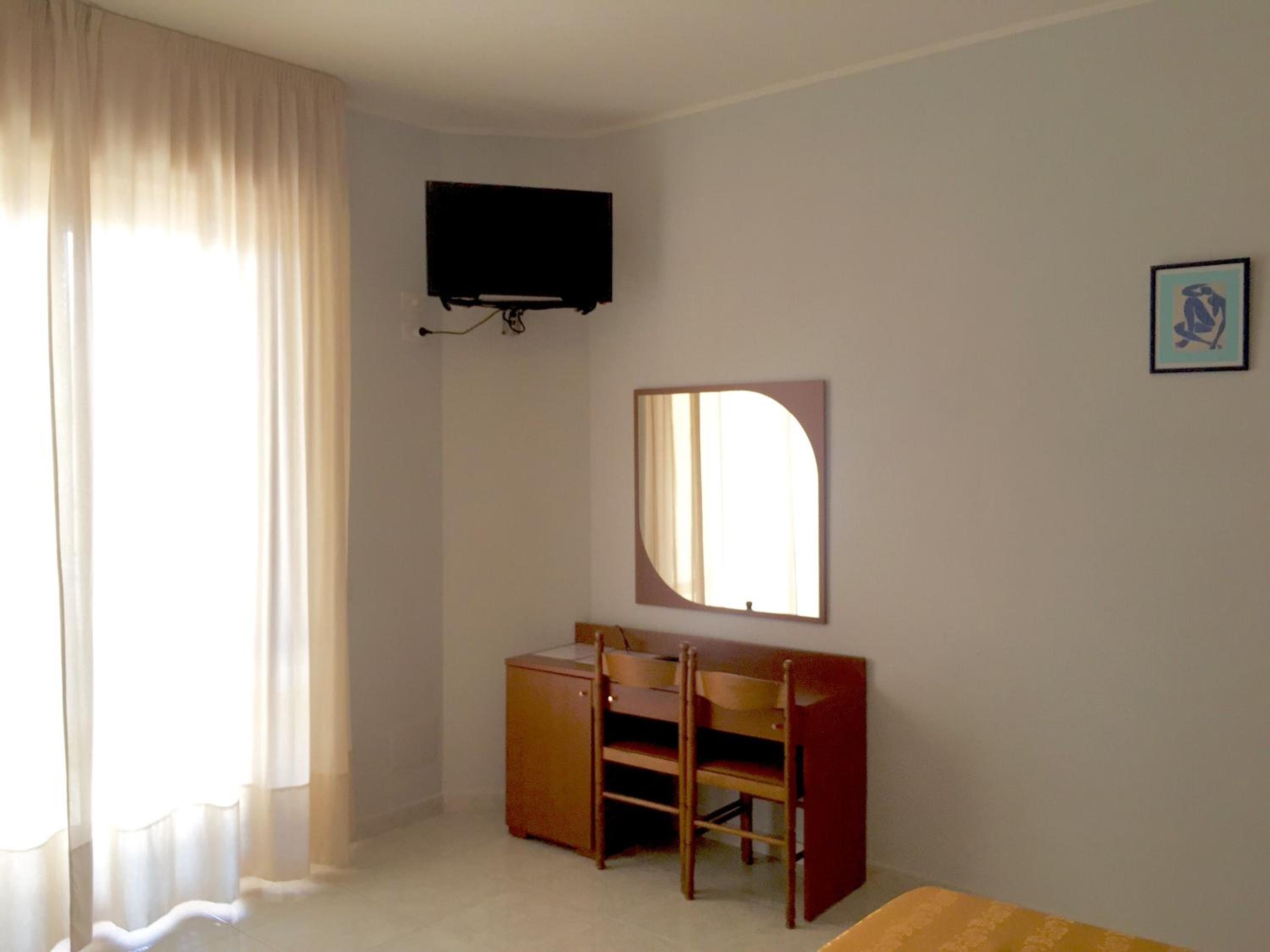 Superior Triple Room photo 3