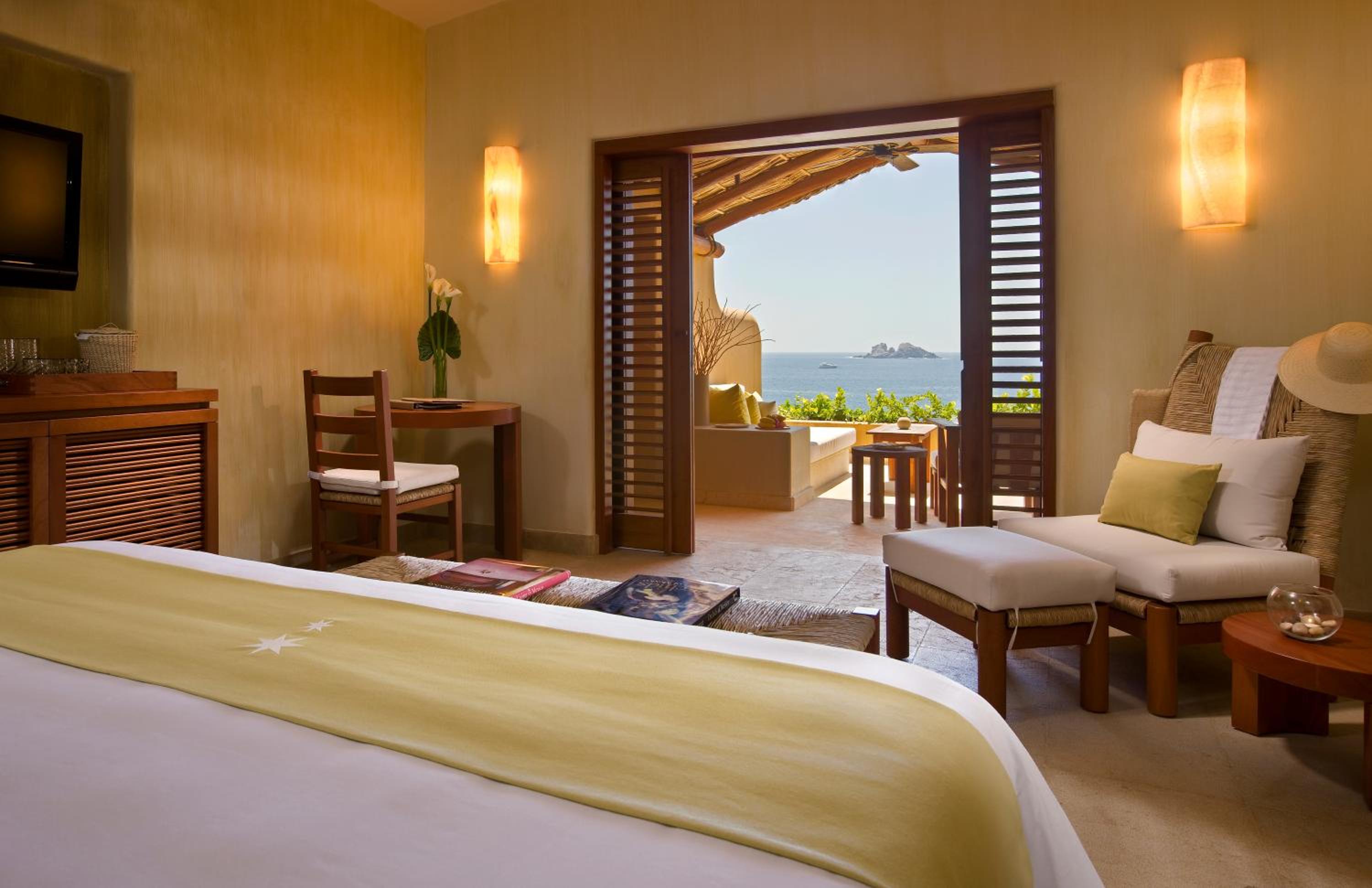 Romance Deluxe Suite - Oceanfront