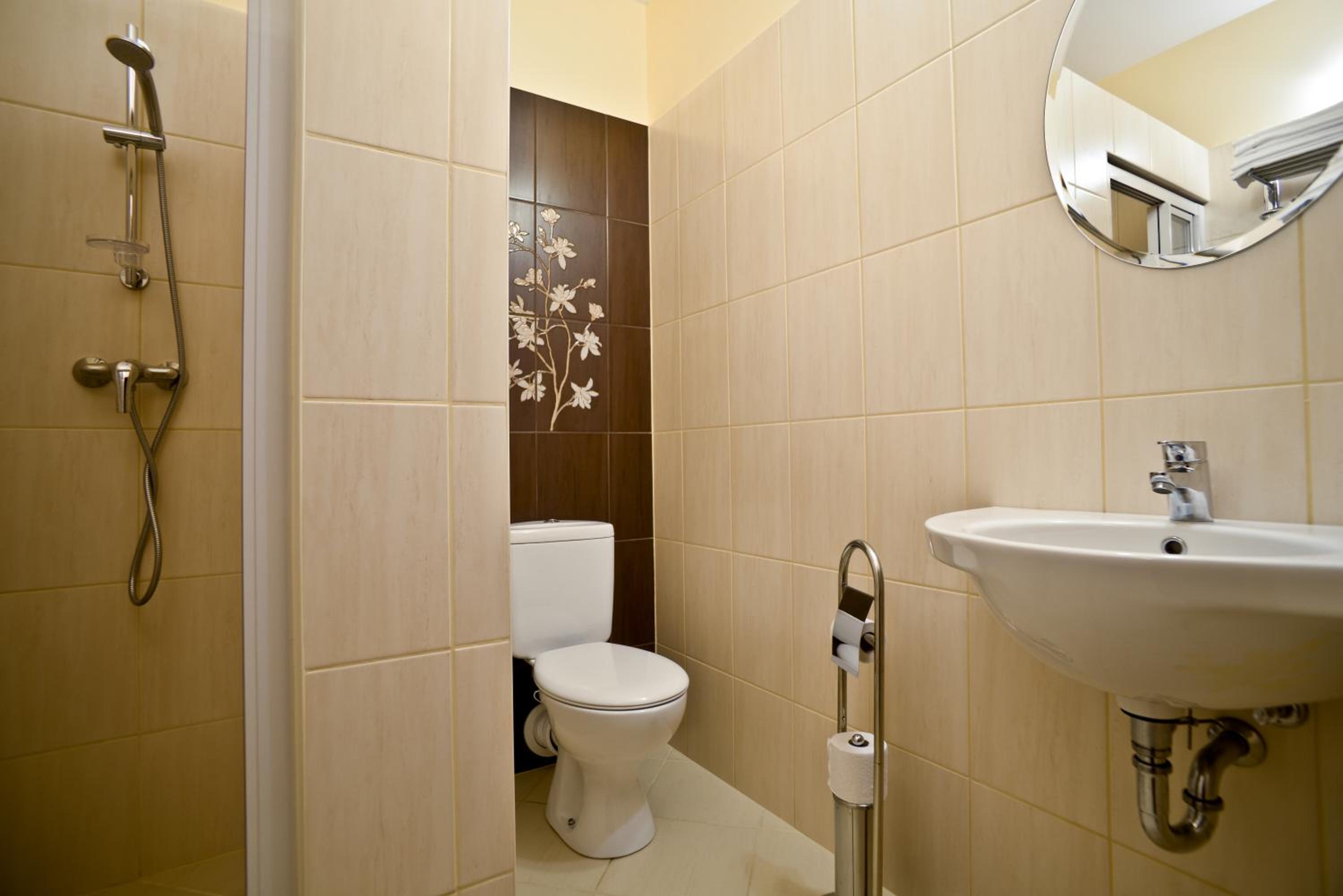 Twin Room - Photo 6