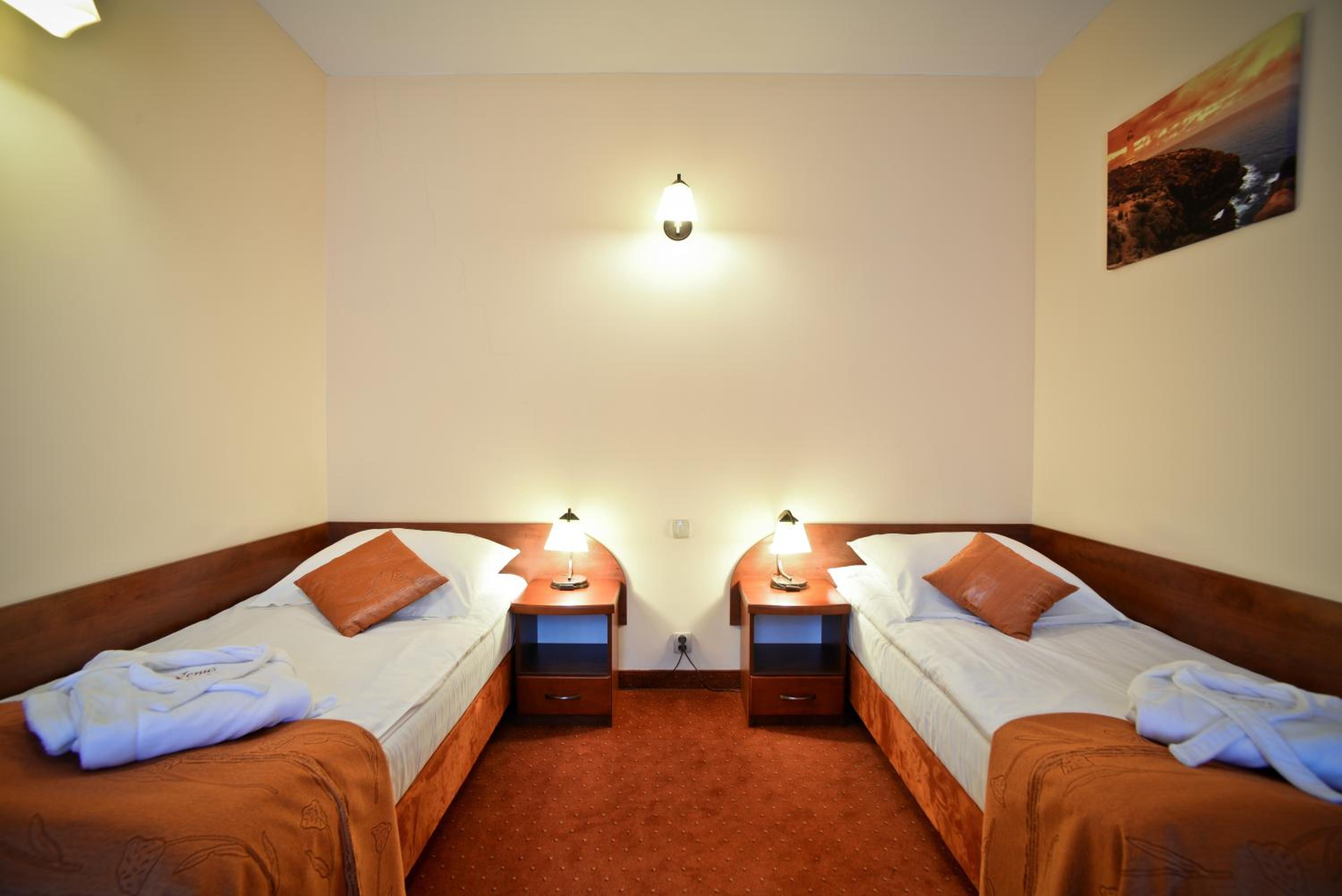 Twin Room - Photo 4
