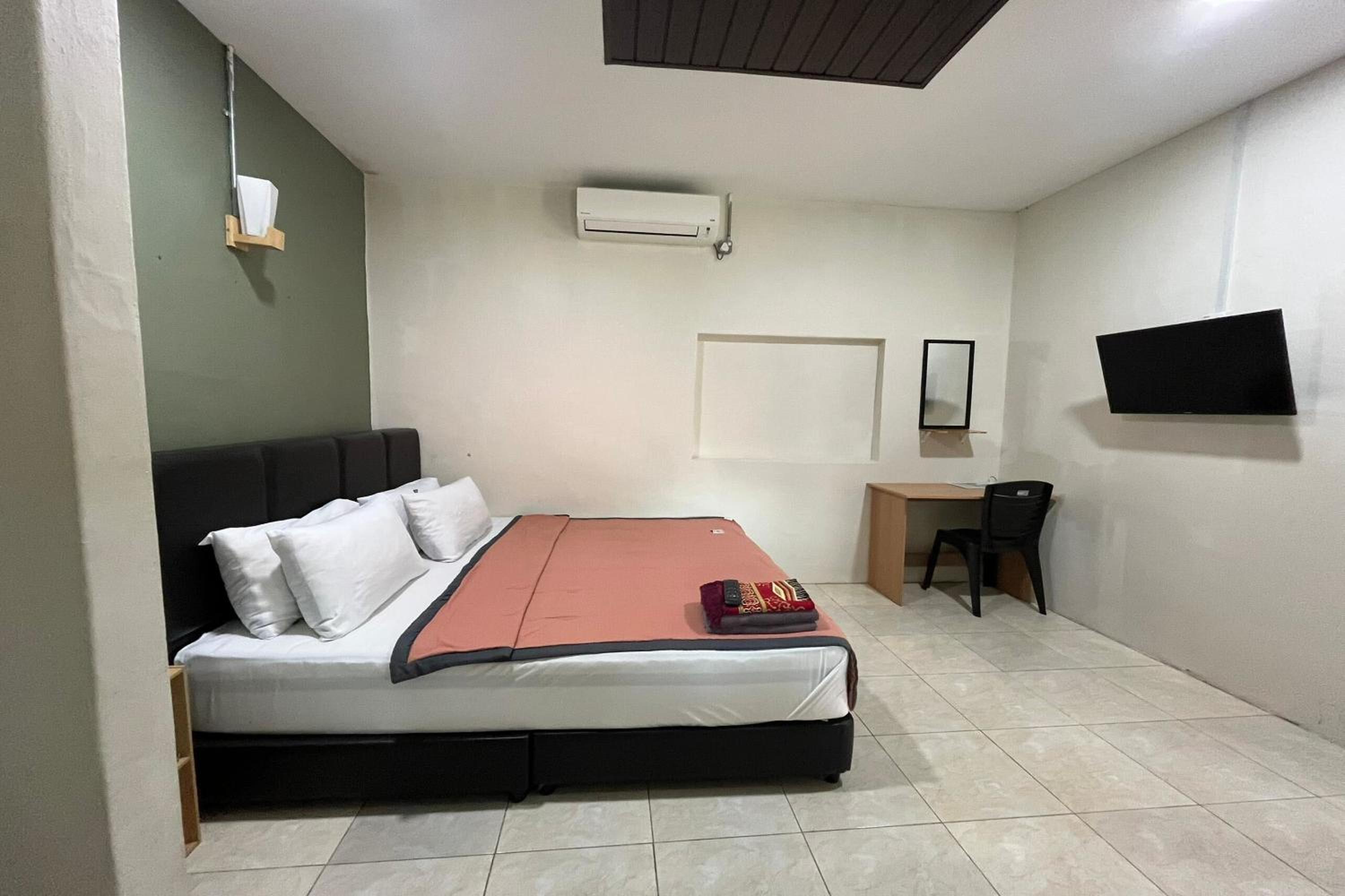Budget Double Room photo 1