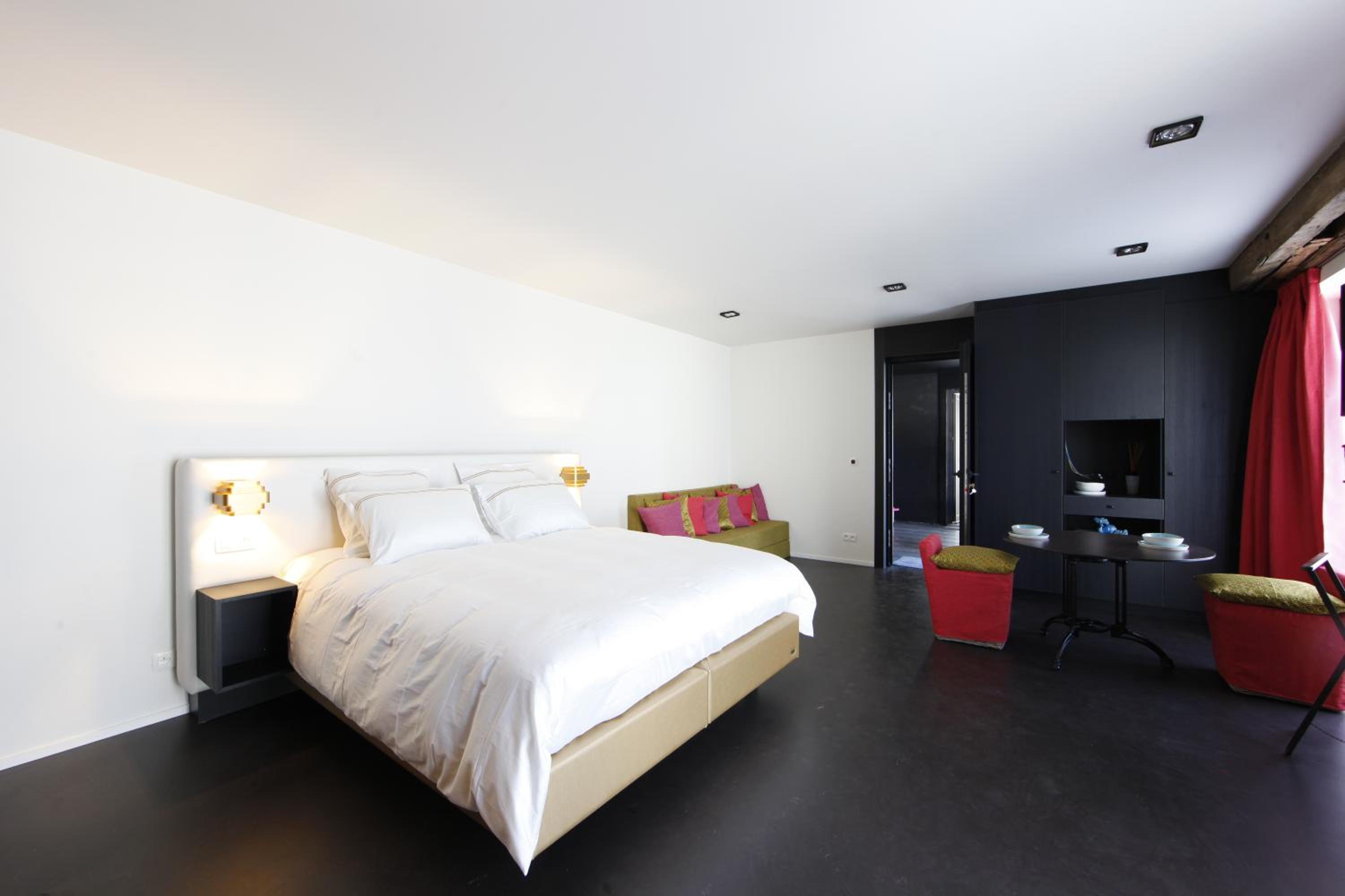Suite with Pool View photo 1