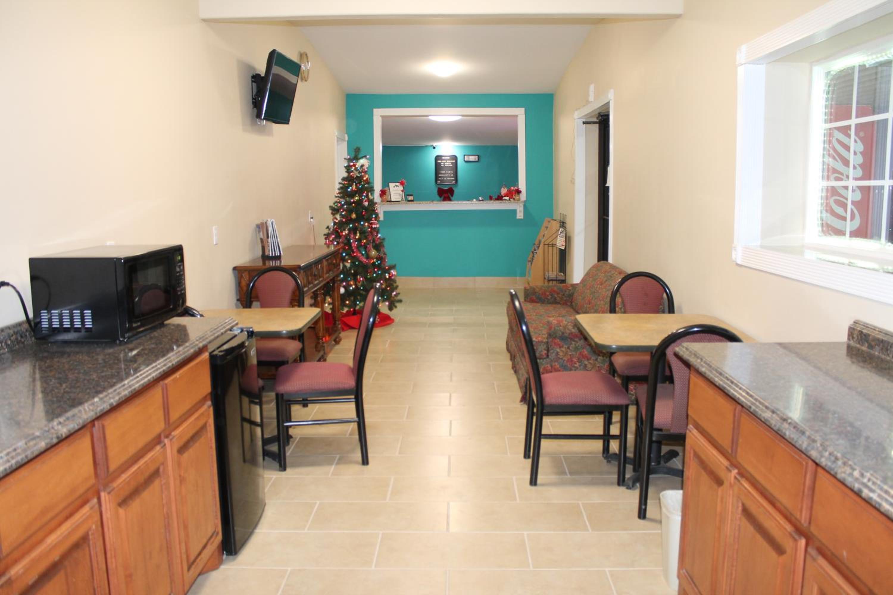 Standard Triple Room photo 2