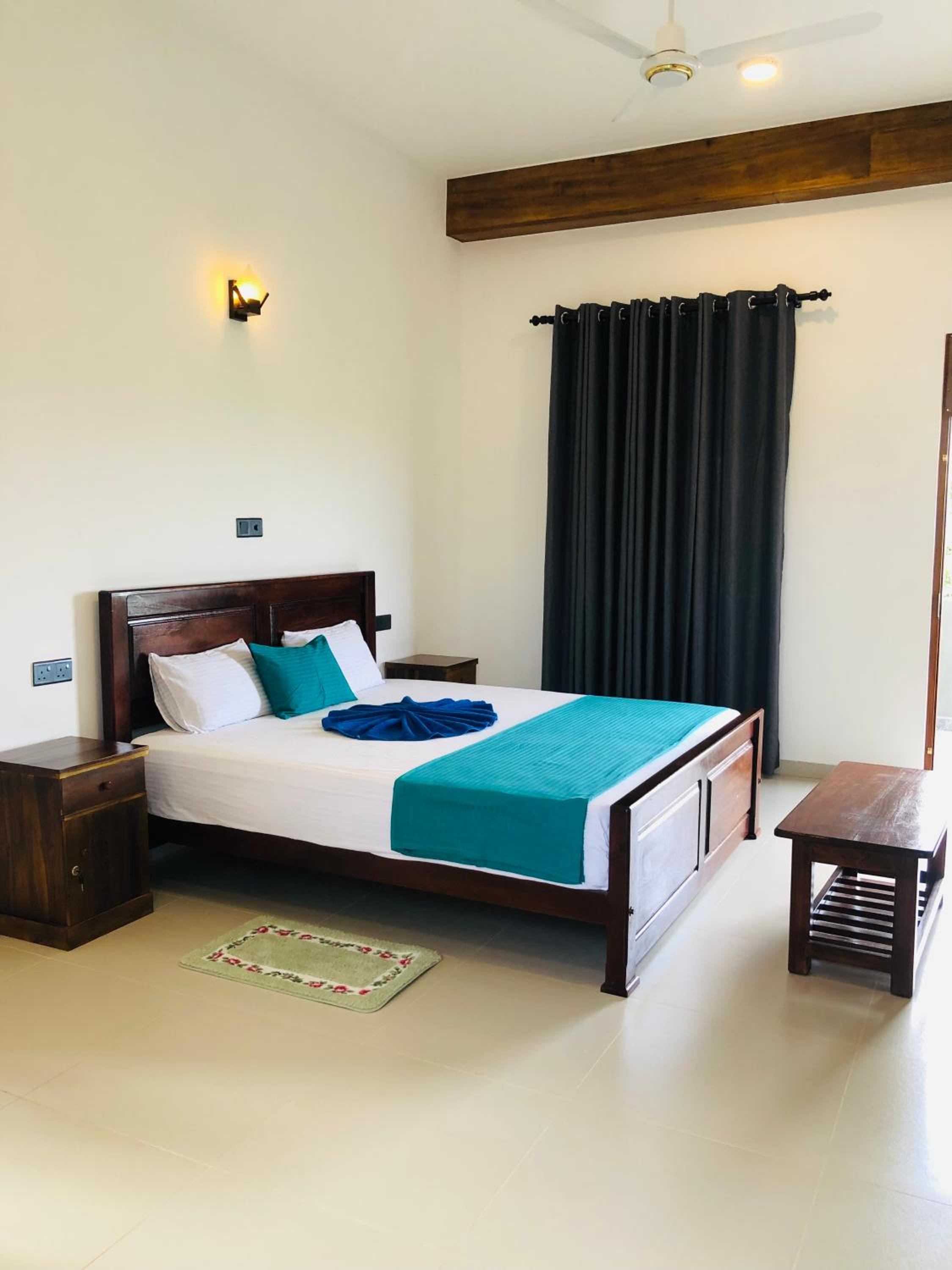 Deluxe Double Room with Balcony and Sea View photo 2