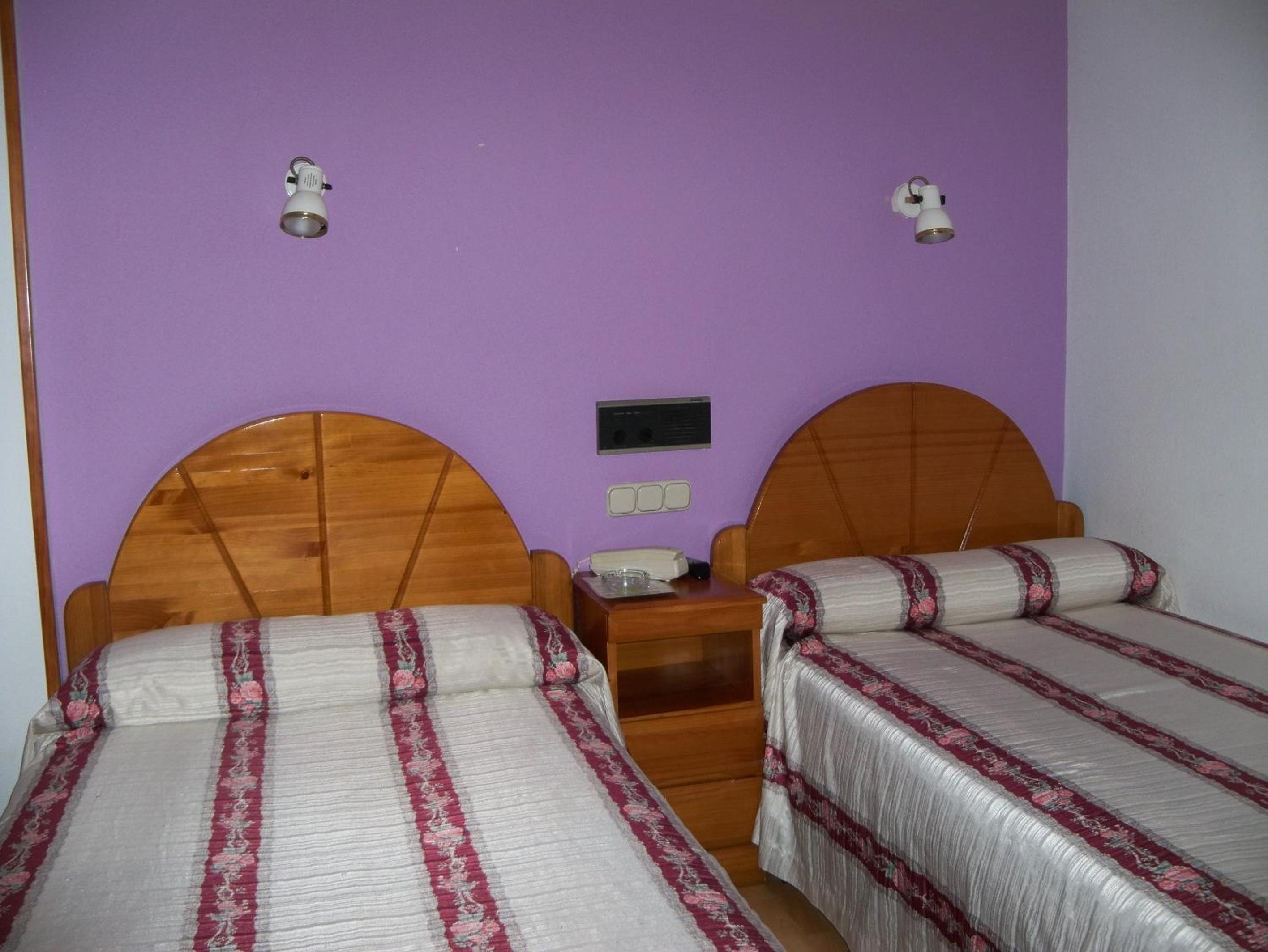 Double or Twin Room - Photo 10