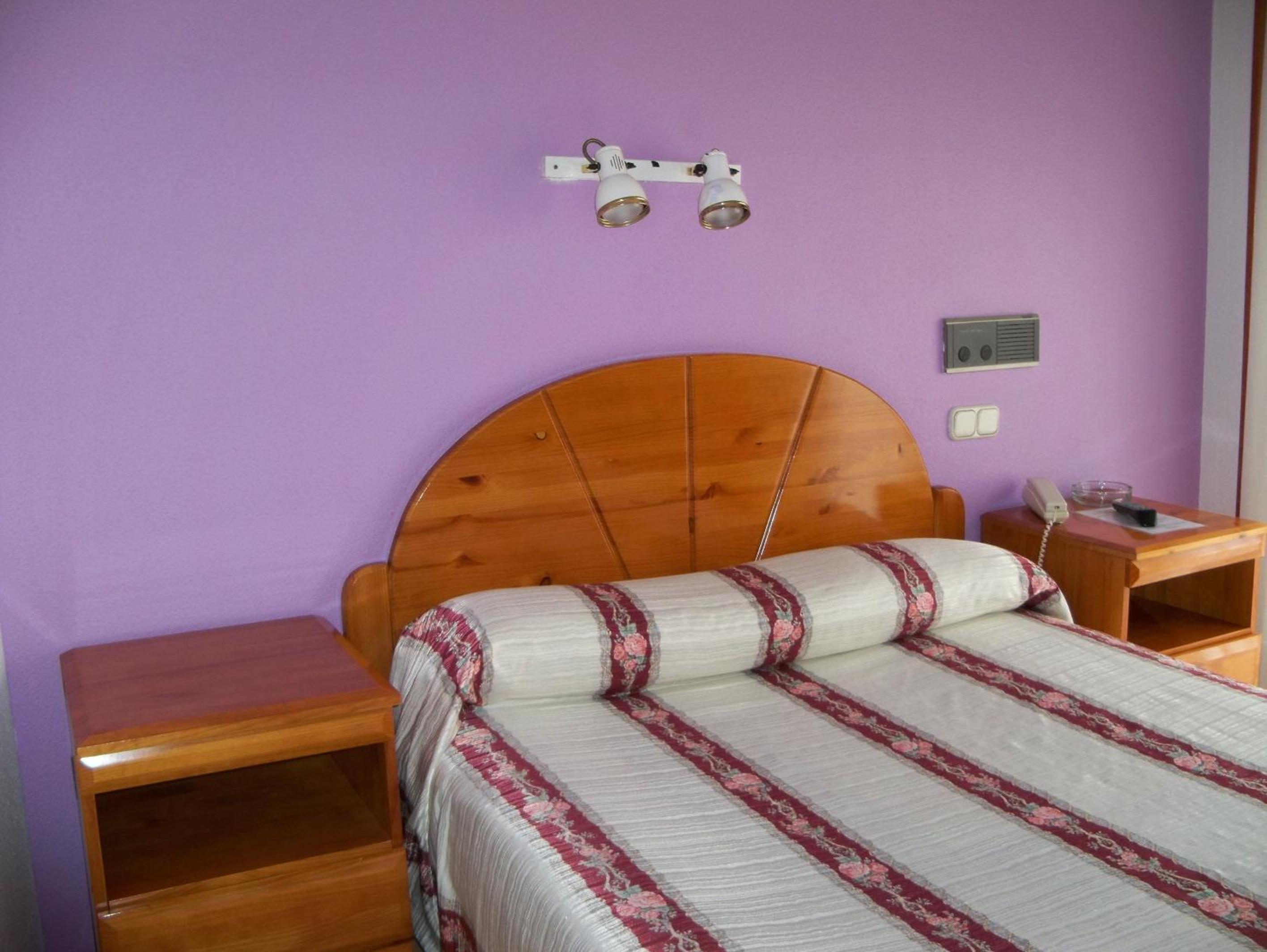 Double or Twin Room - Photo 13