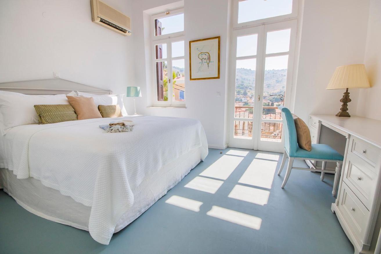 One-Bedroom Suite - Photo 2