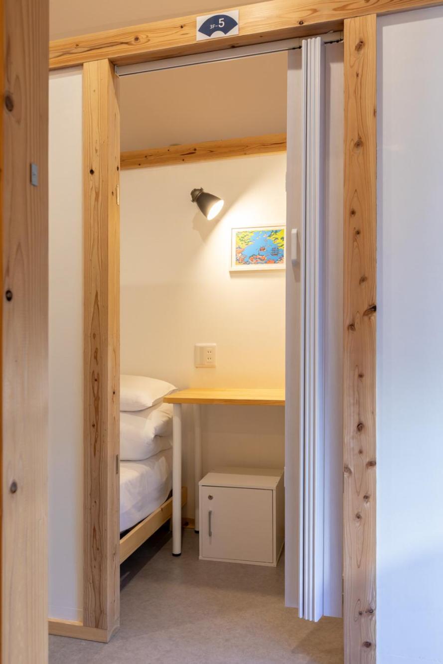 Single Bed in Mixed Dormitory Room photo 1
