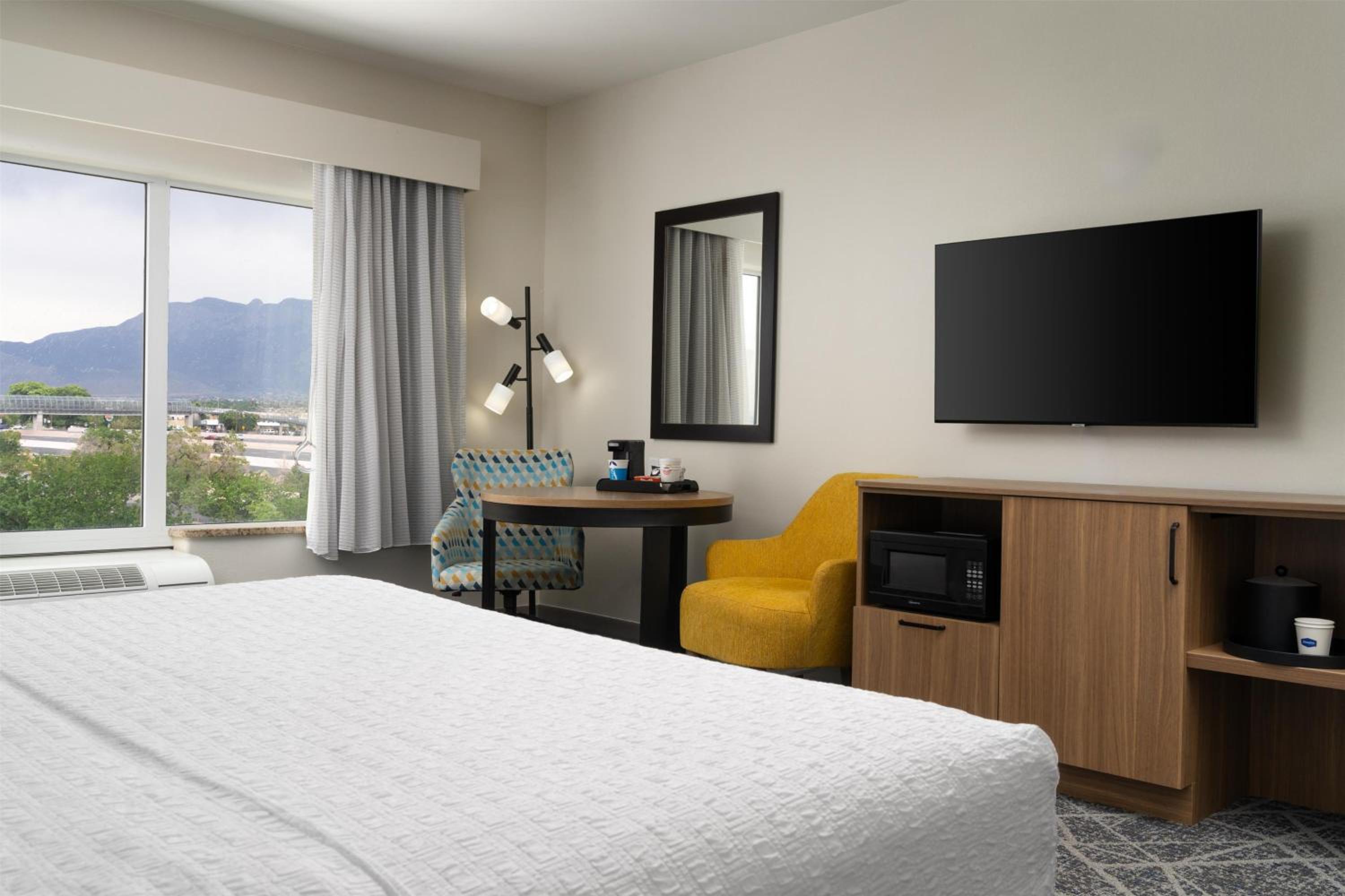 King Room with Sofa Bed - Non-Smoking