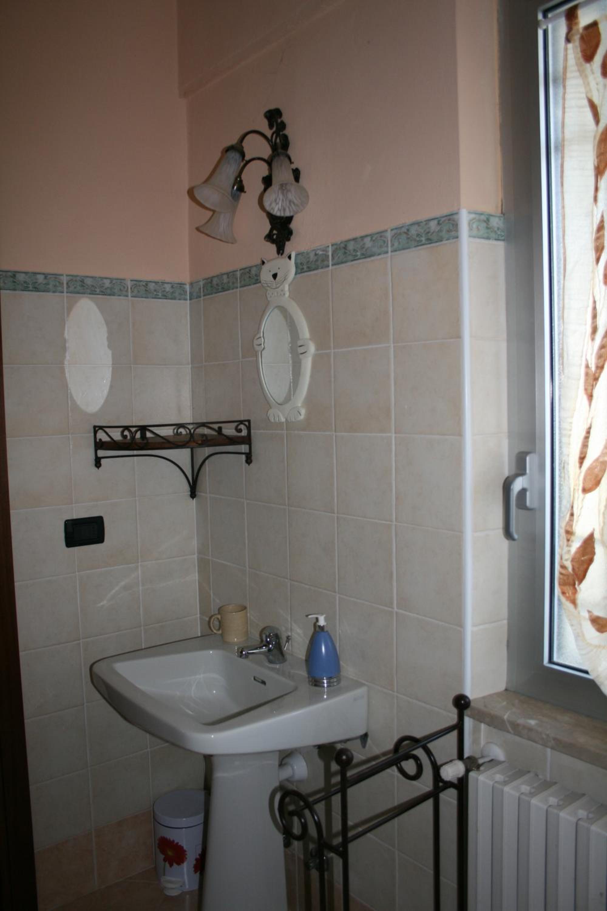 One-Bedroom Apartment - Photo 6