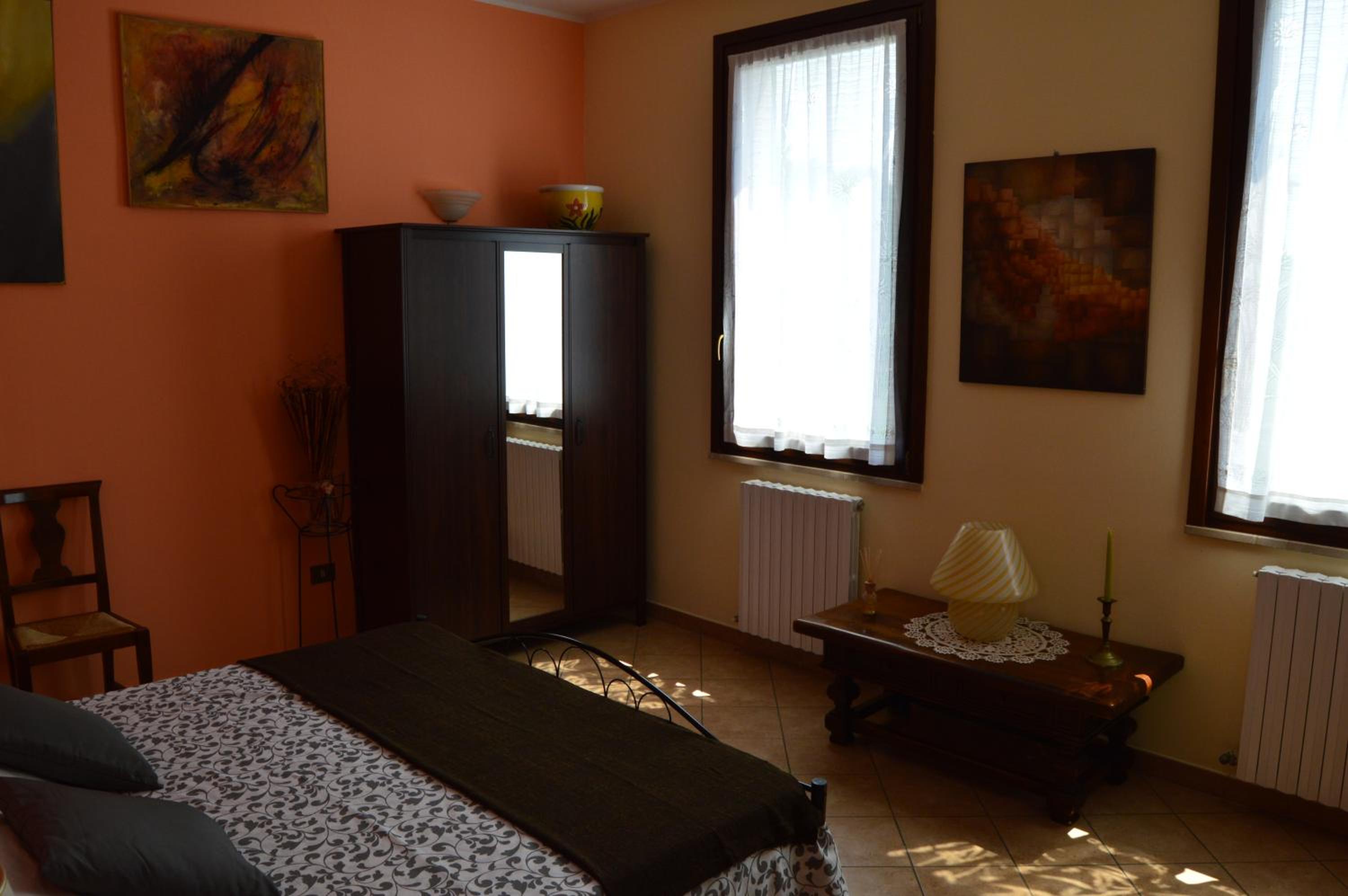 Large Double Room photo 1