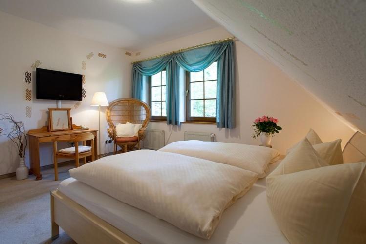 Honeymoon Suite photo 1