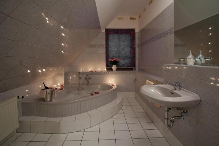 Honeymoon Suite photo 2