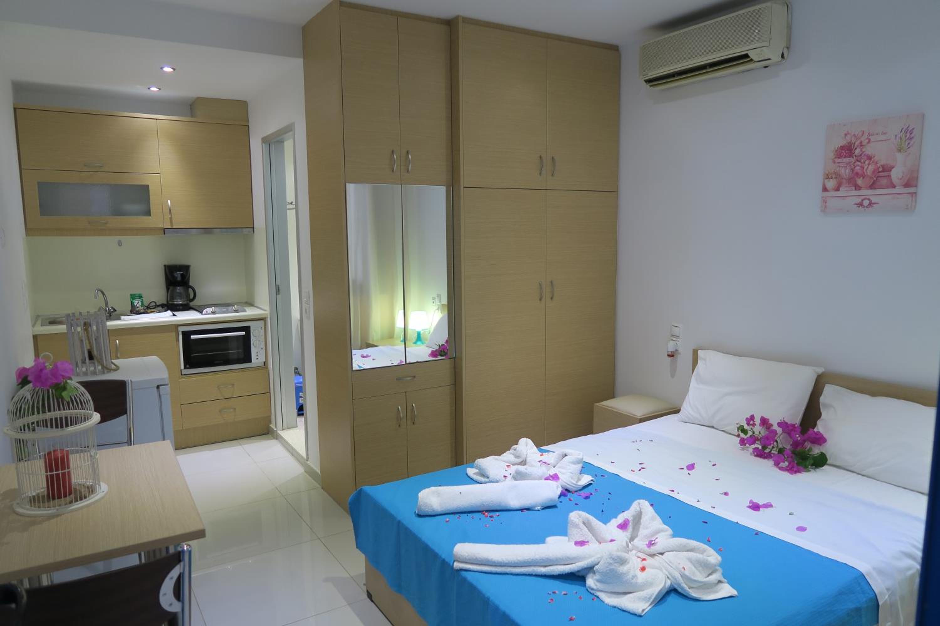 Small Double Room photo 1