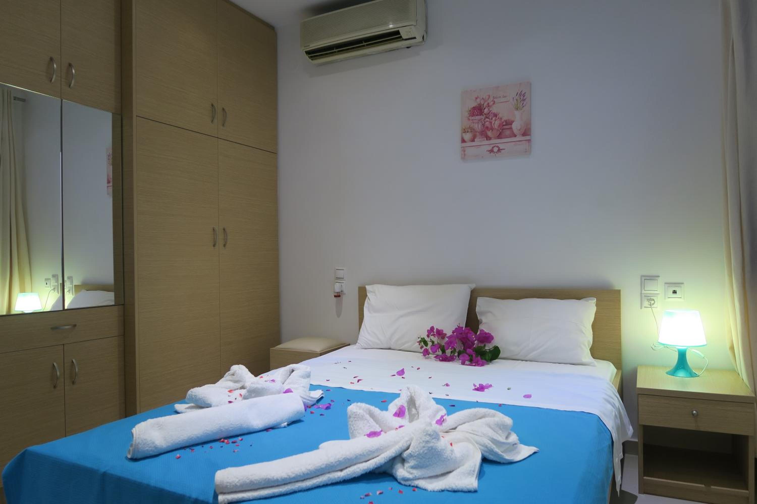 Small Double Room photo 2