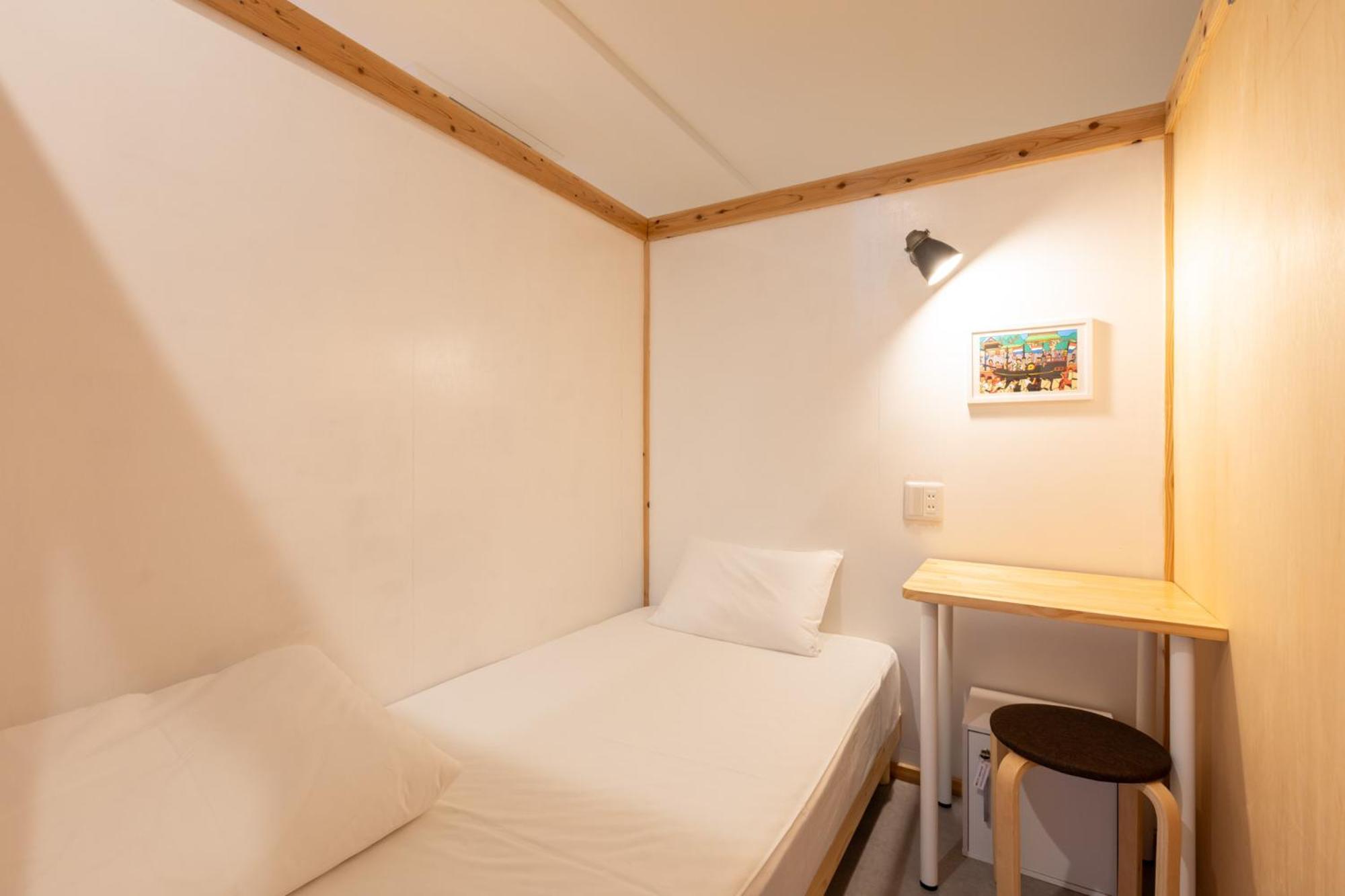 Single Bed in Mixed Dormitory Room photo 2