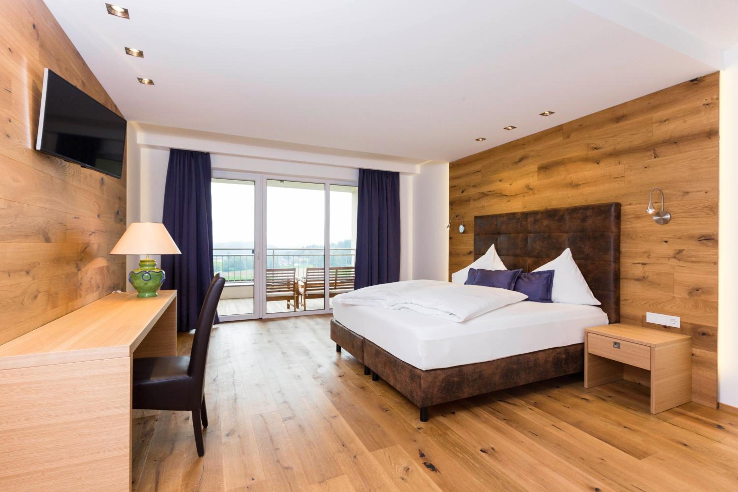 Suite with Balcony - Photo 1