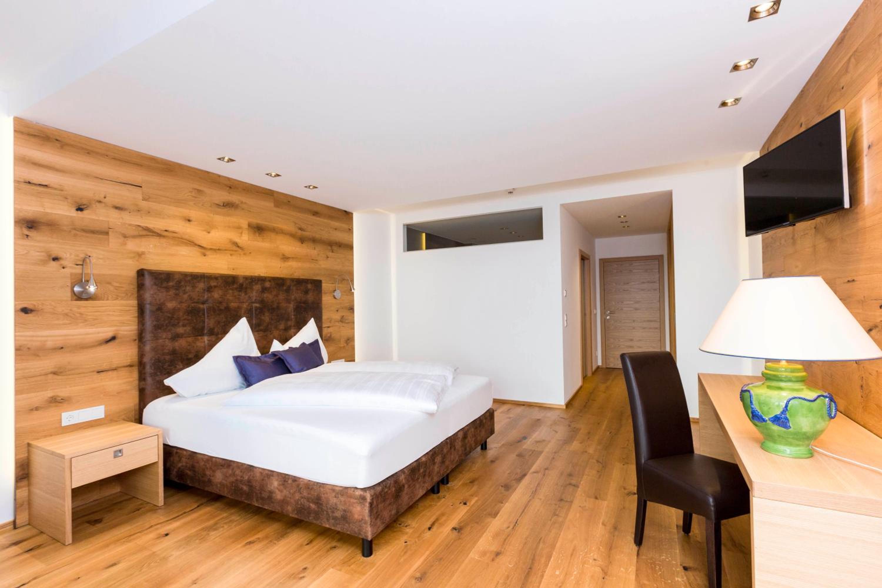 Suite with Balcony - Photo 8