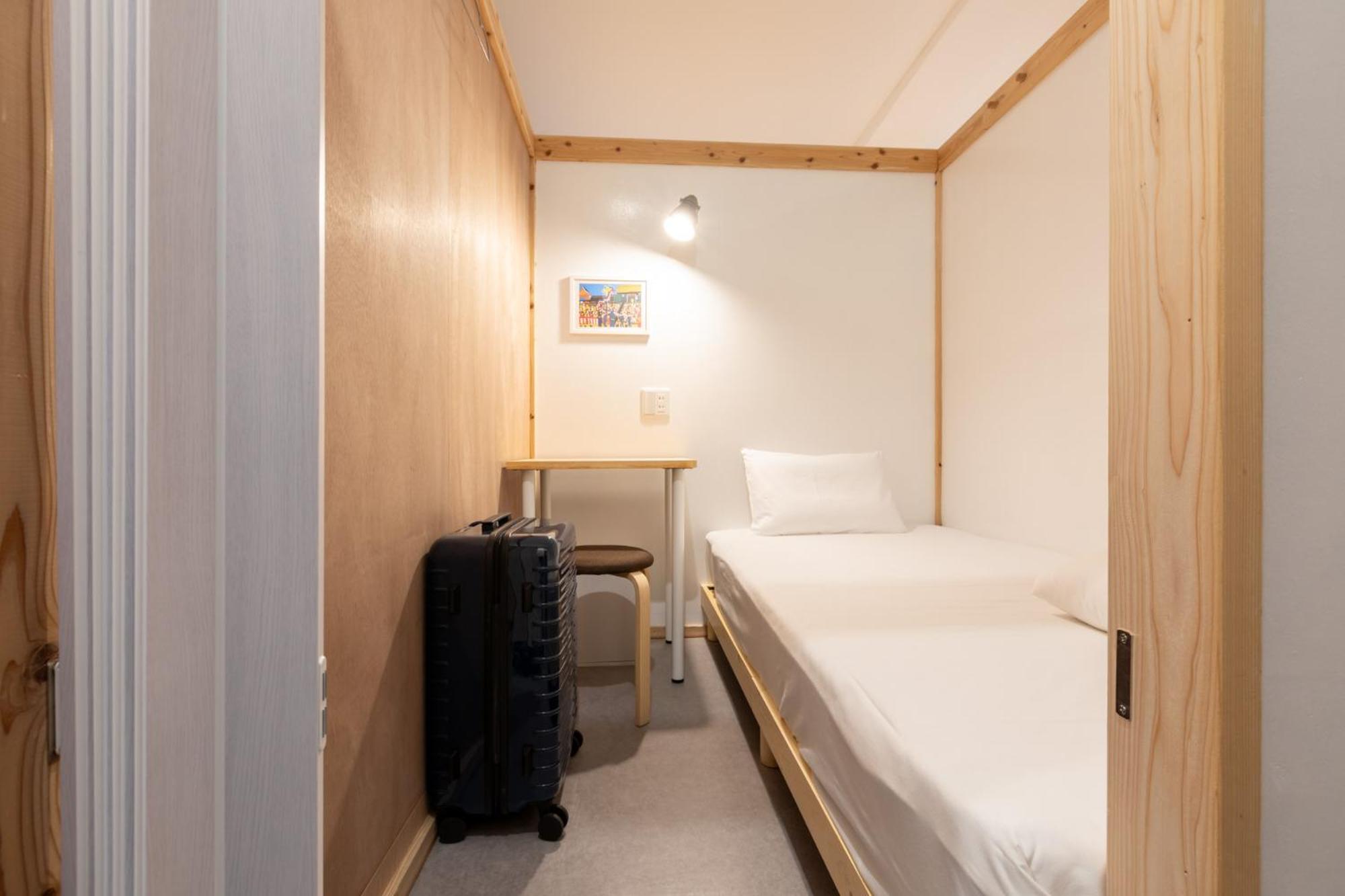 Single Bed in Mixed Dormitory Room