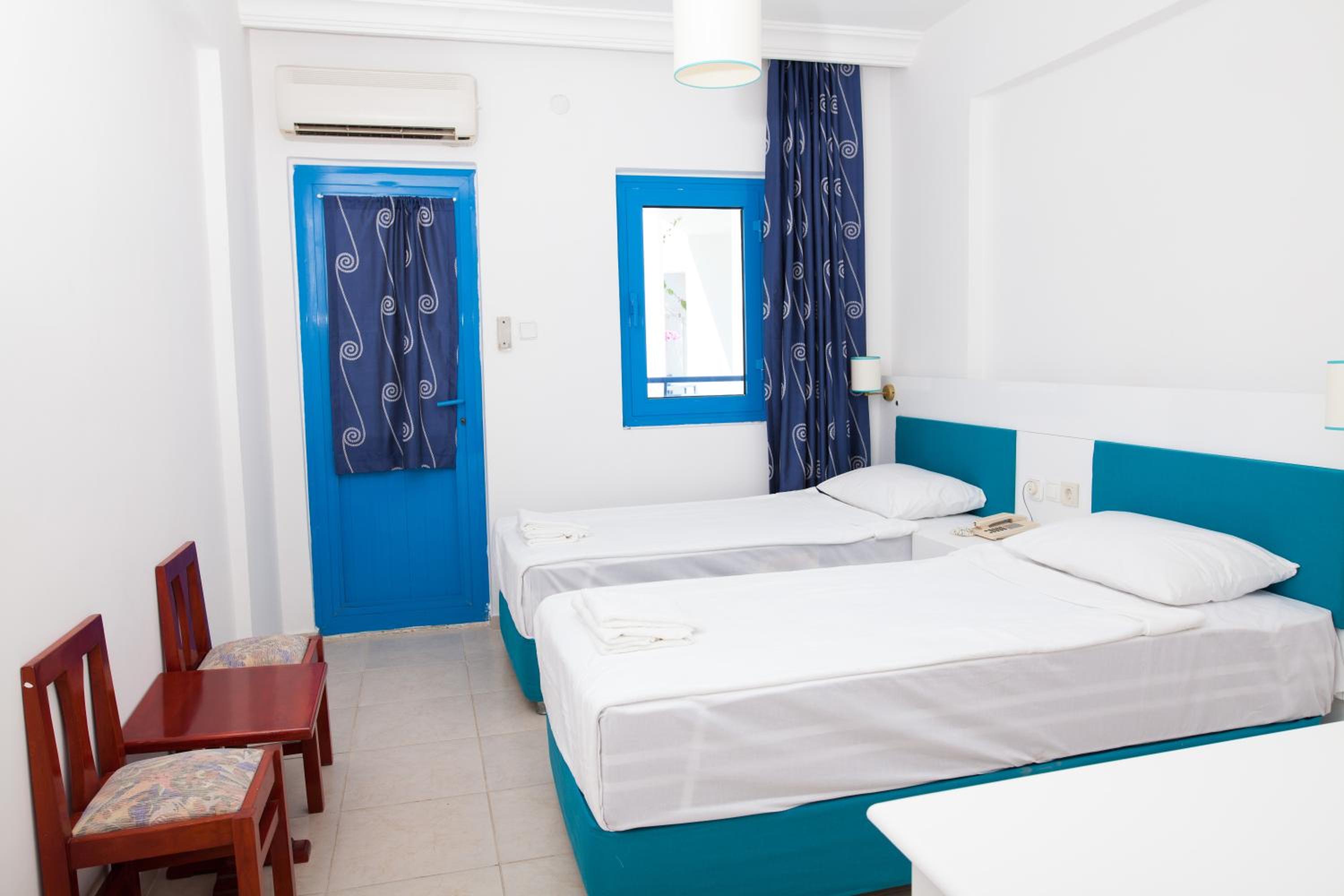 Triple Room with Sea View