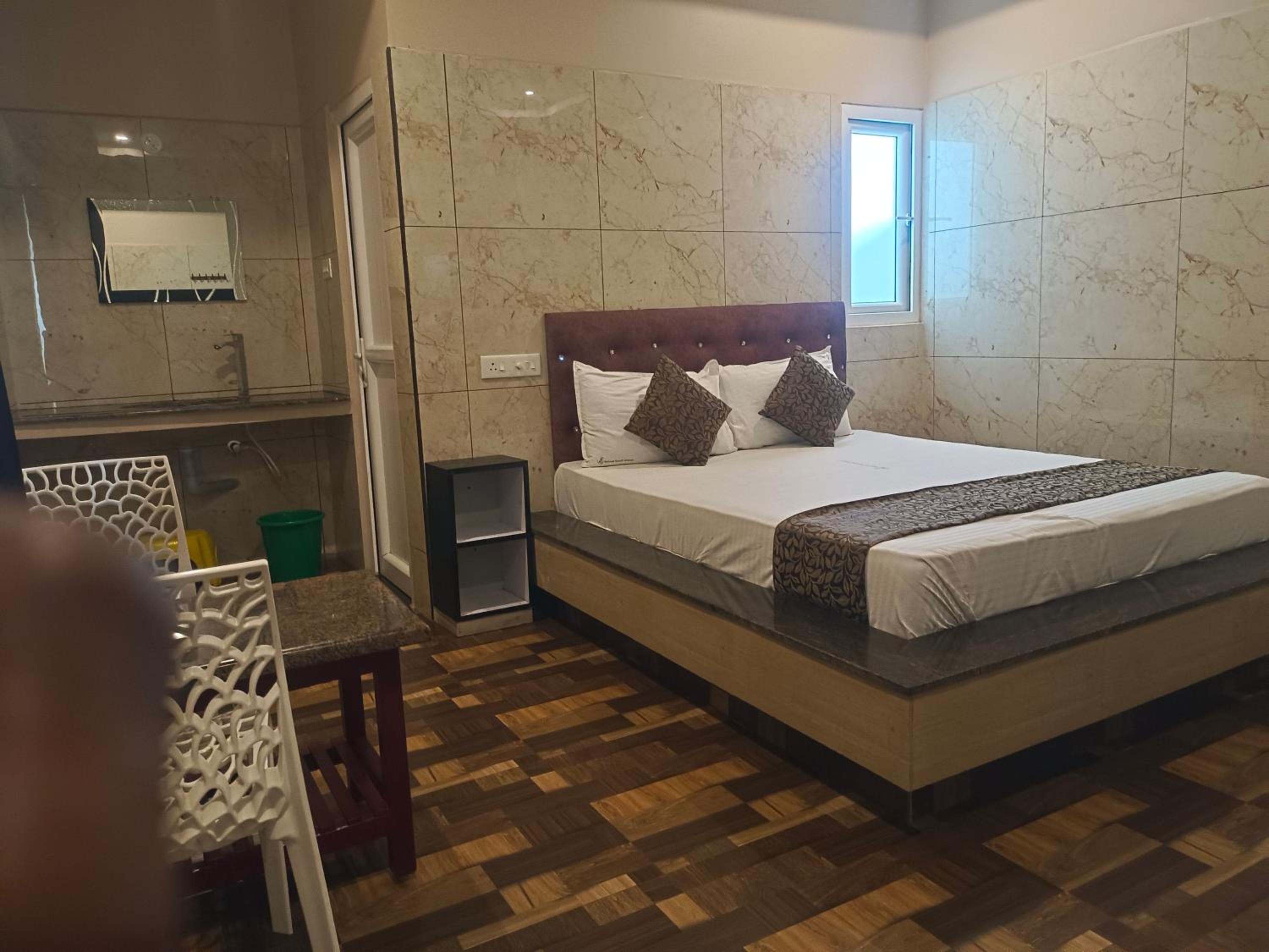 Basic Triple Room photo 2