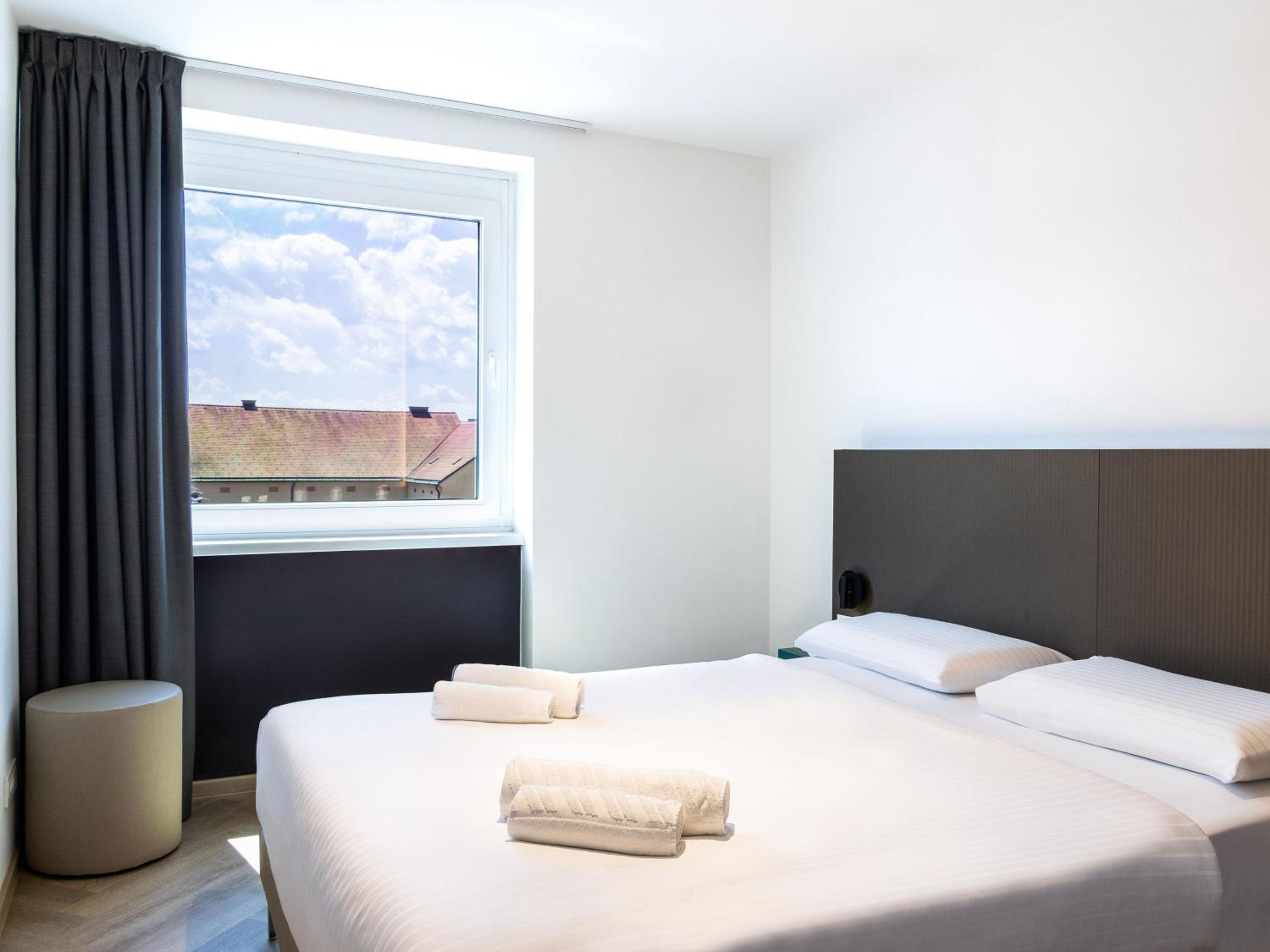 Deluxe Room - Photo 2