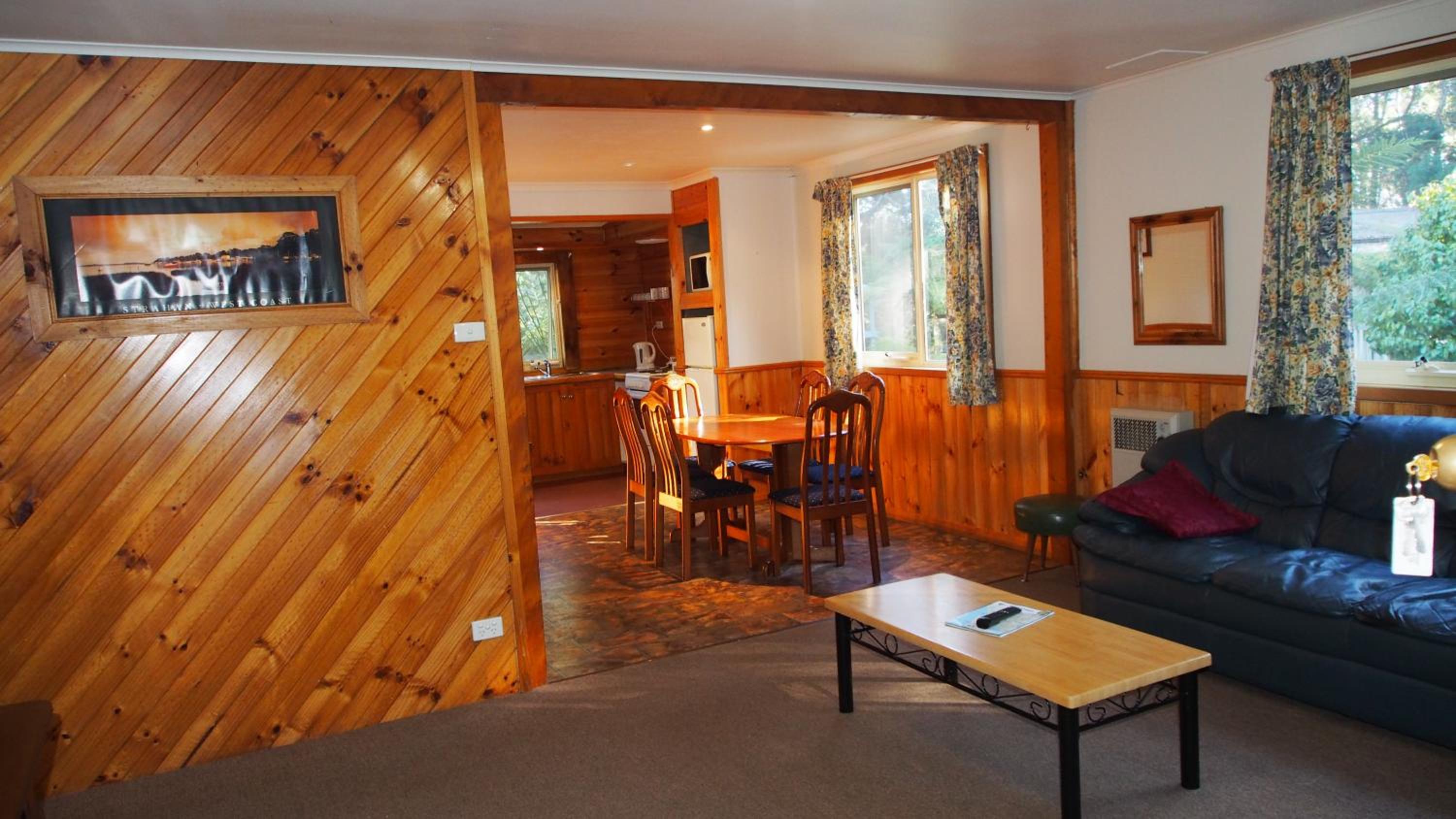 Retreat Cottage - Four Bedroom photo 2