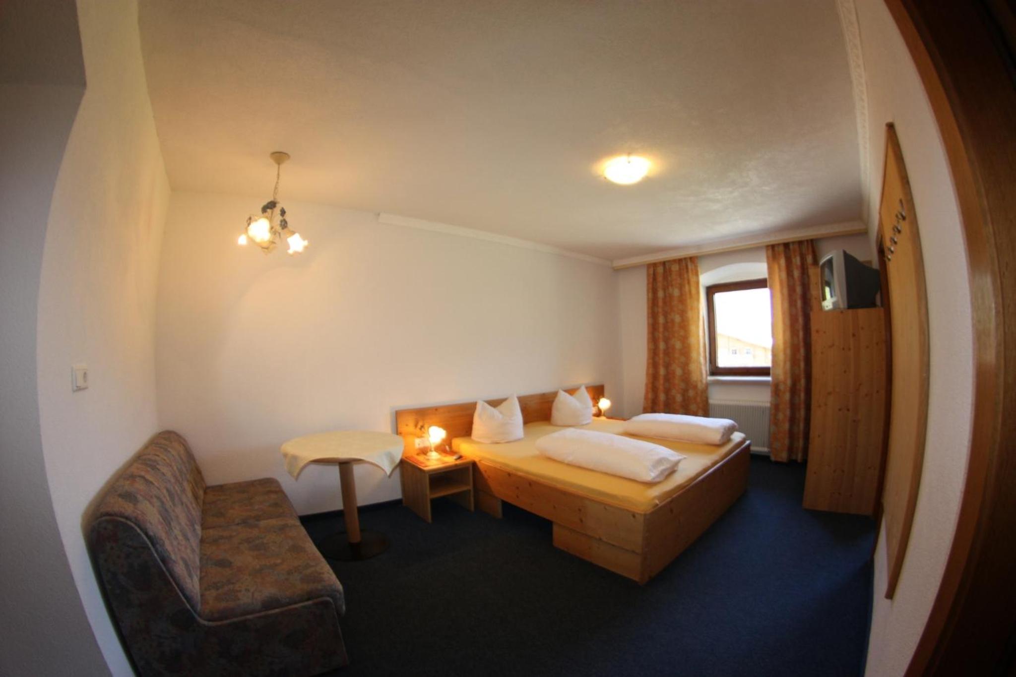 Double Room - Photo 10